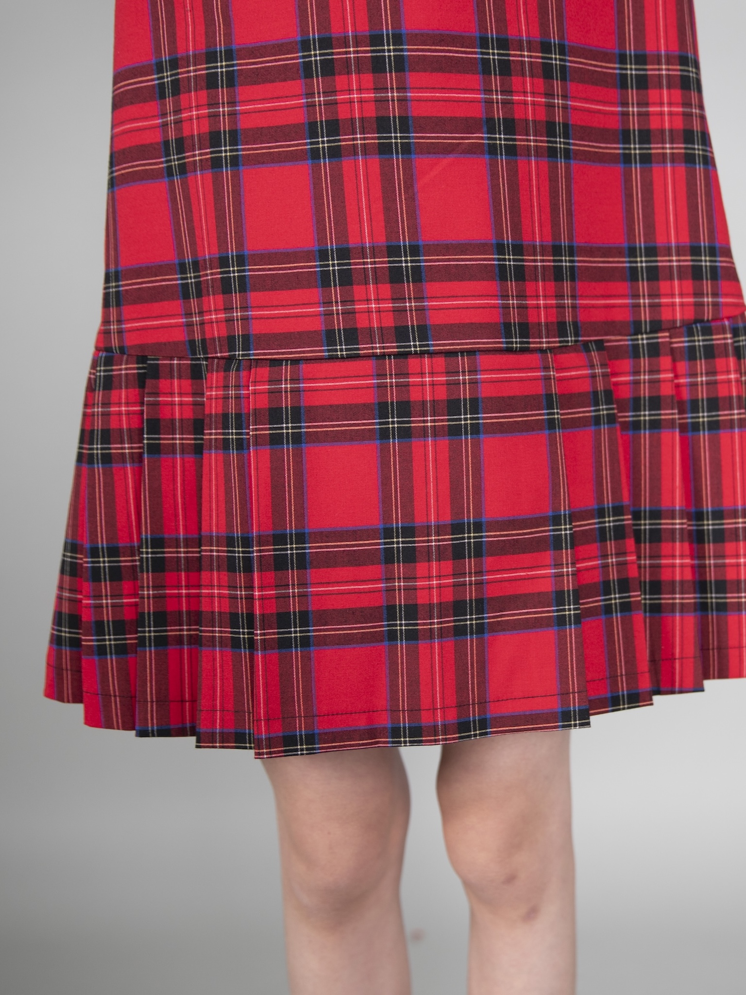 Váy thô kẻ caro đỏ_thumbnail_4