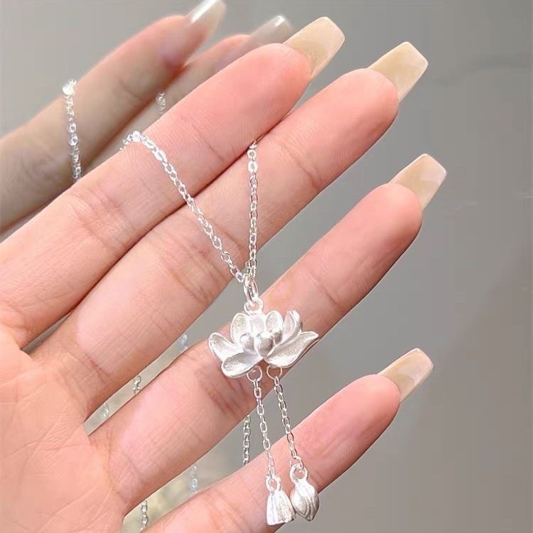 Dây chuyền tua rua hình hoa sen kiểu mới, được ưa chuộng dành cho nữ, mặt dây chuyền hoa sen may mắn, phong cách Trung Hoa hiện đại, thiết kế độc đáo