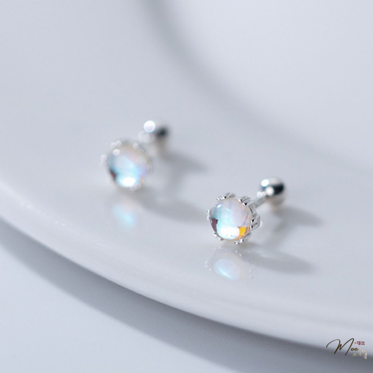 K167 - Khuyên tai tròn đá moon mặt trăng_thumbnail_1