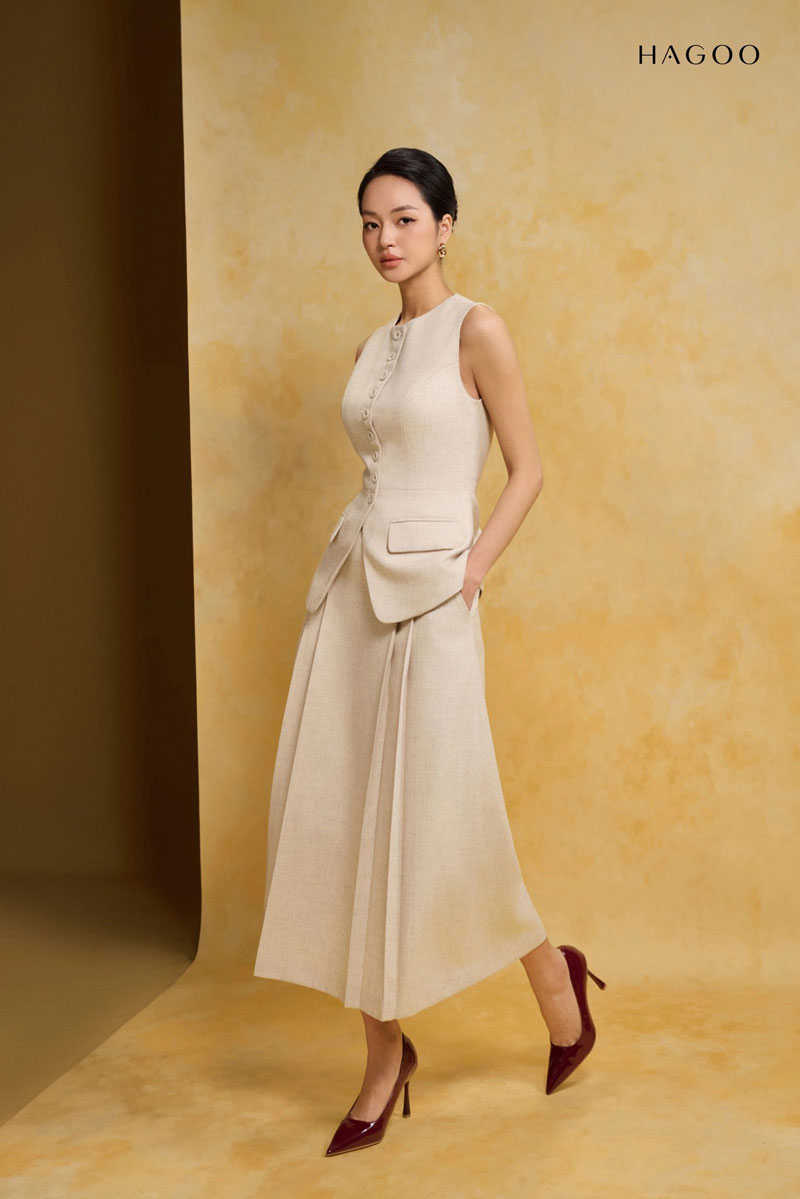 Áo gile dáng dài HAGOO màu trắng