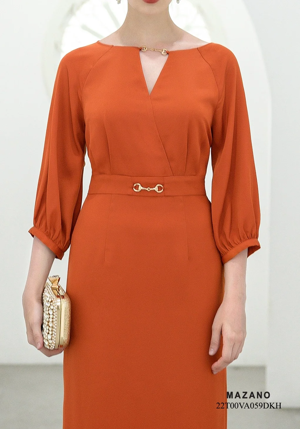 Đầm cam tay lỡ đắp vạt xẻ cổ cách điệu_thumbnail_4