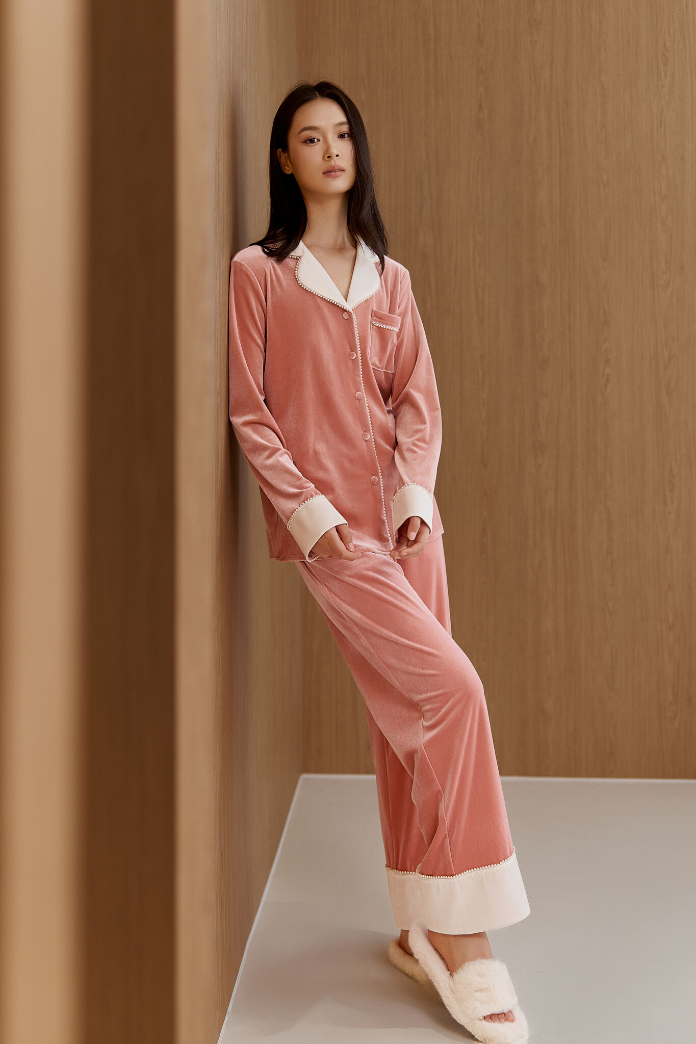 Bộ Nhung 𝑺𝒐𝒇𝒕 𝑯𝒐𝒖𝒓𝒔 áo dài tay, quần dài BN657