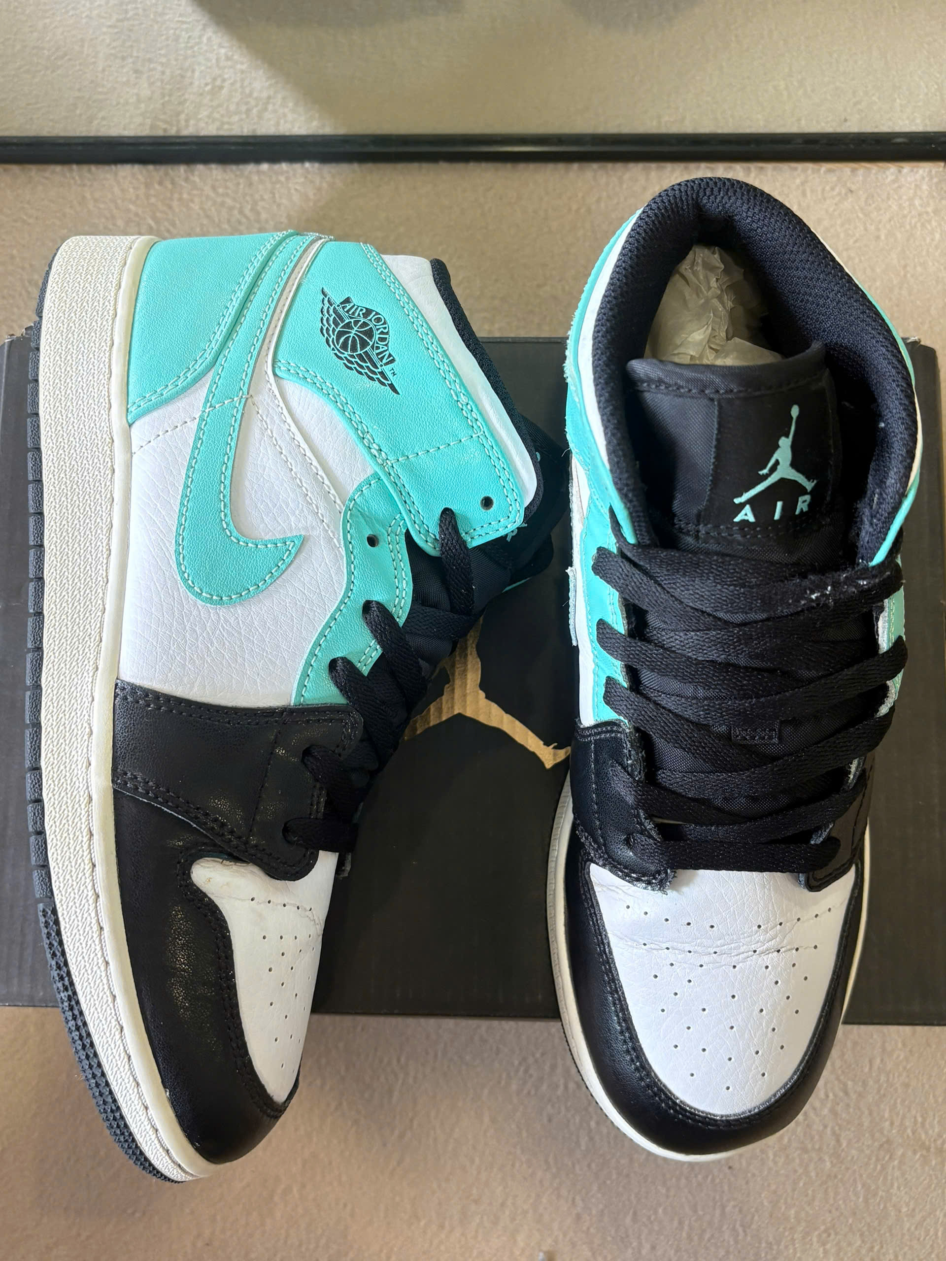 Nike Air Jordan 1 Mid GS ‘Tropical Twist’ 554725-132