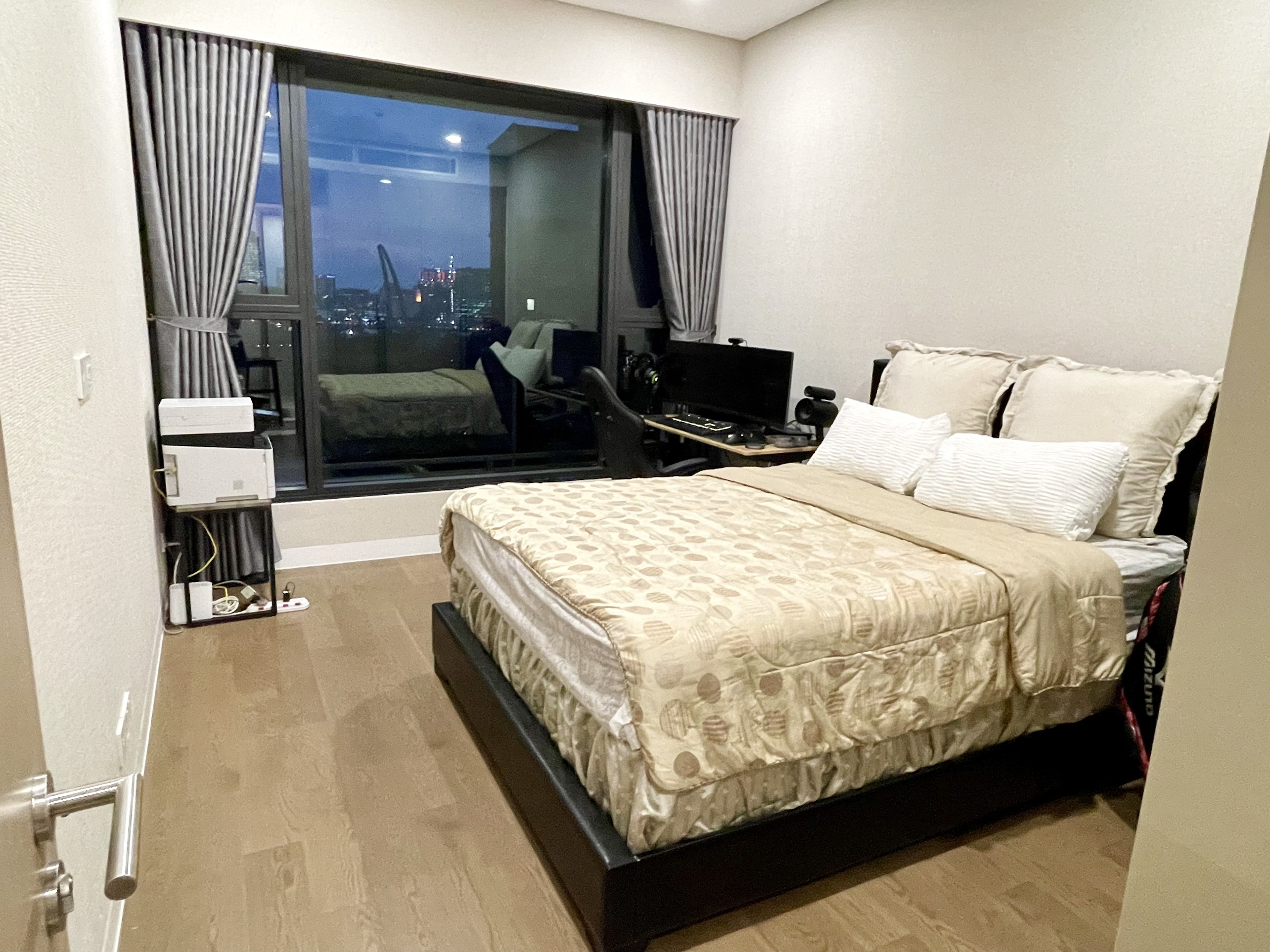 Cho thuê căn 2 phòng ngủ The River Full nội thất 85m2._thumbnail_1