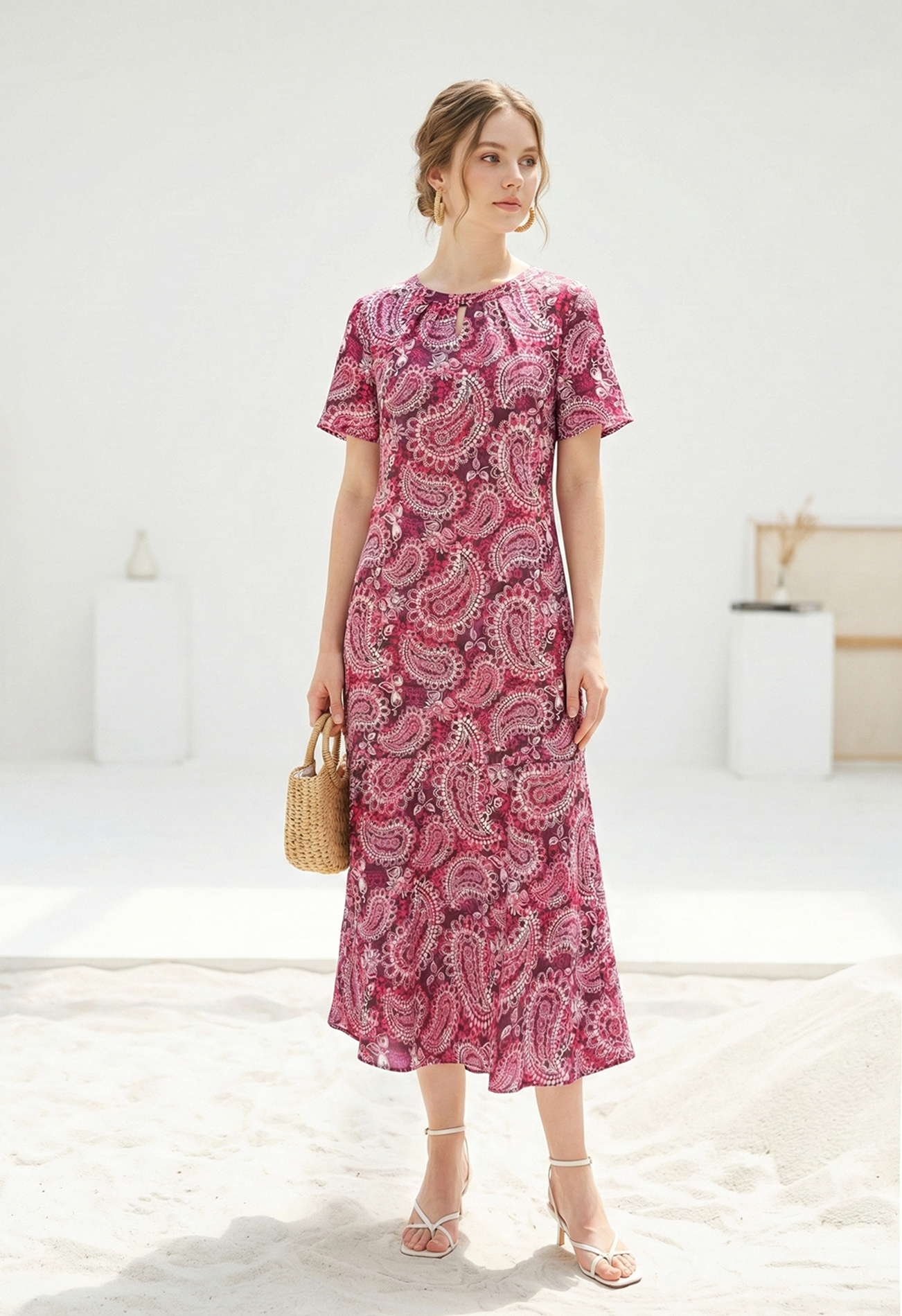 Đầm vải thô lụa đỏ hồng in họa tiết cách điệu dáng suông cổ tròn tay ngắn thiết kế MAZANO