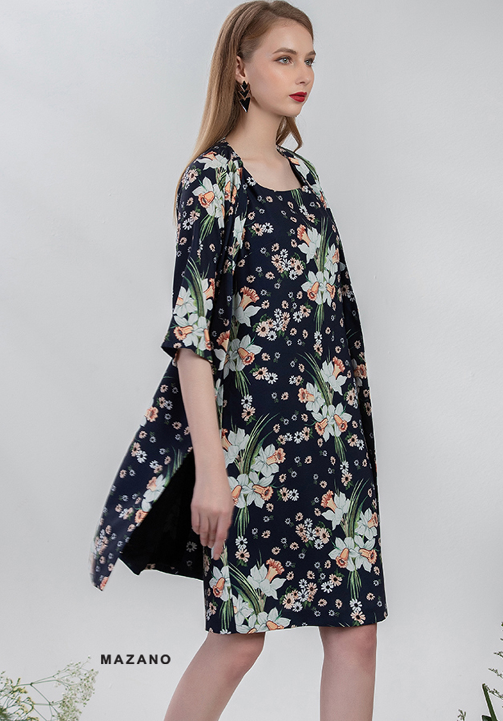 Áo Blazer vải lụa dày tay lỡ hoạ tiết in