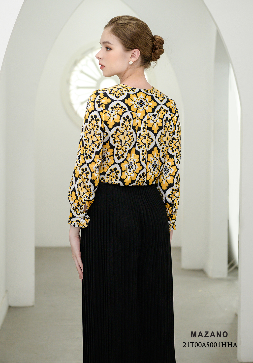 Áo sơ mi họa tiết cổ tròn bèo rủ