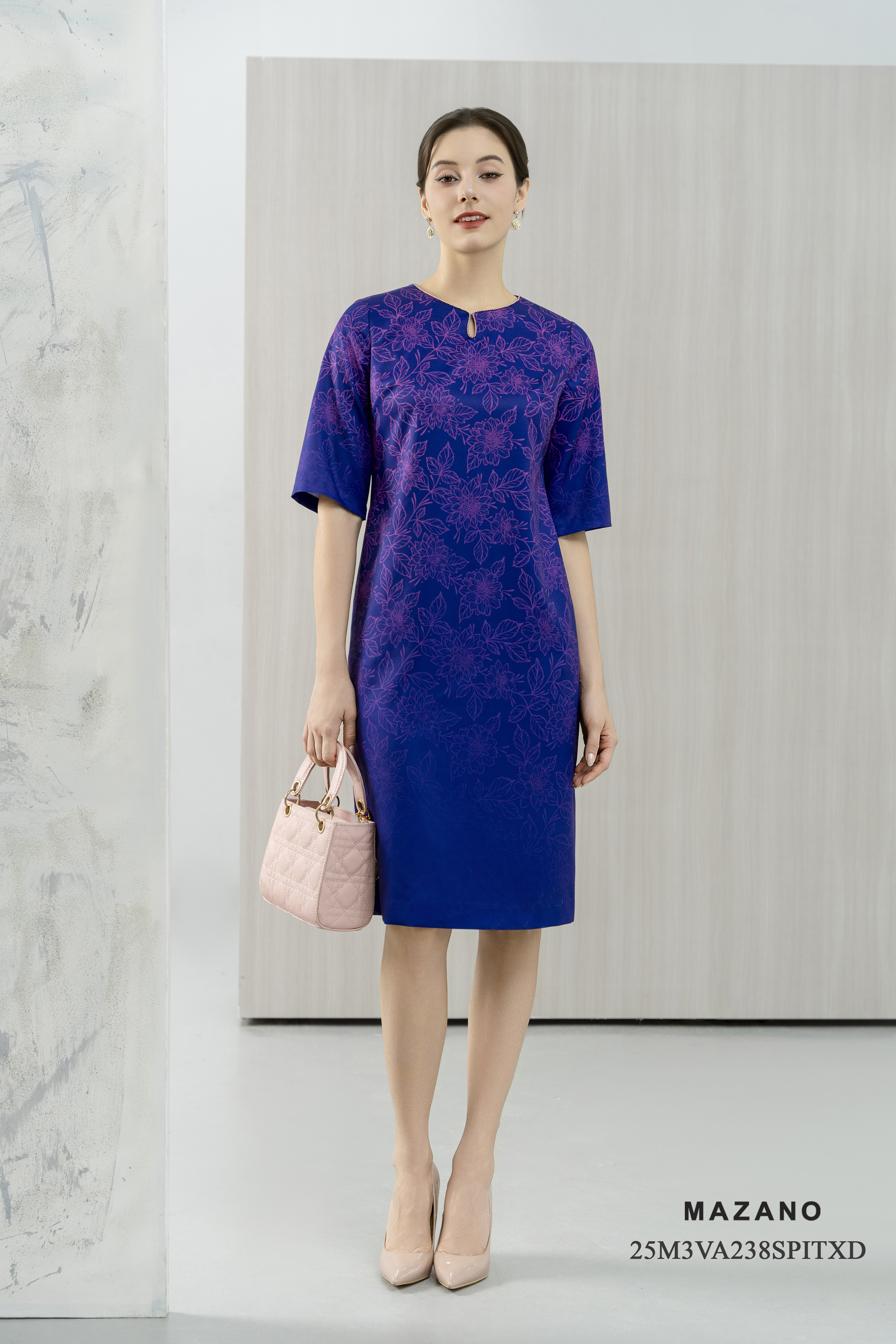 Váy Đầm suông Vải Lụa Hoạ tiết cách điệu Cổ tròn đính đá Tay lỡ Dài qua bắp chân