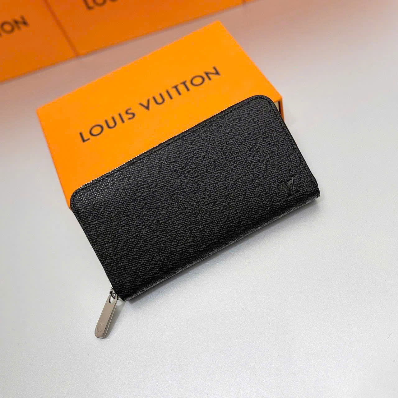 Ví nam cầm tay LV Zippy_thumbnail_2