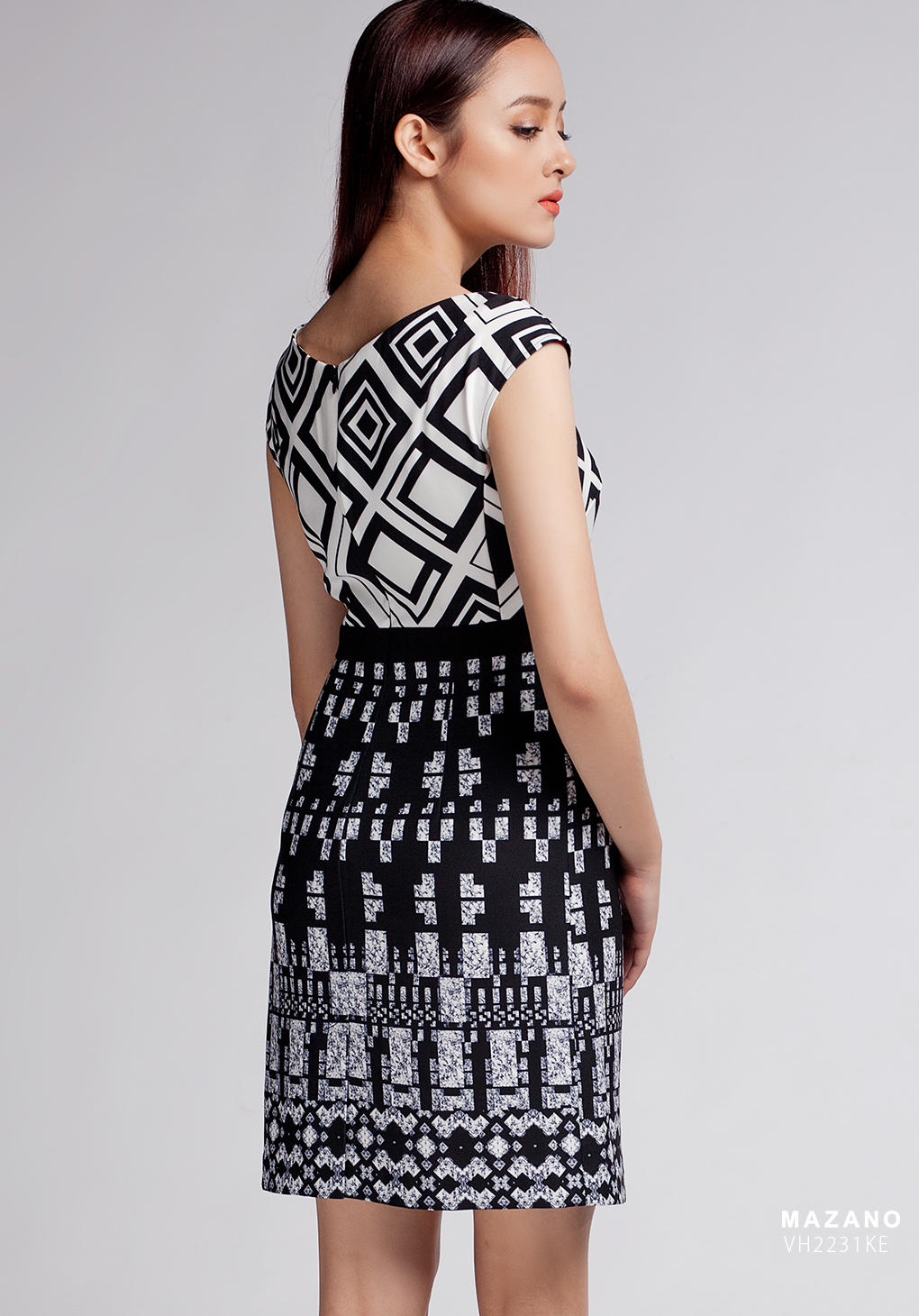 Đầm đen trắng ôm body_thumbnail_3