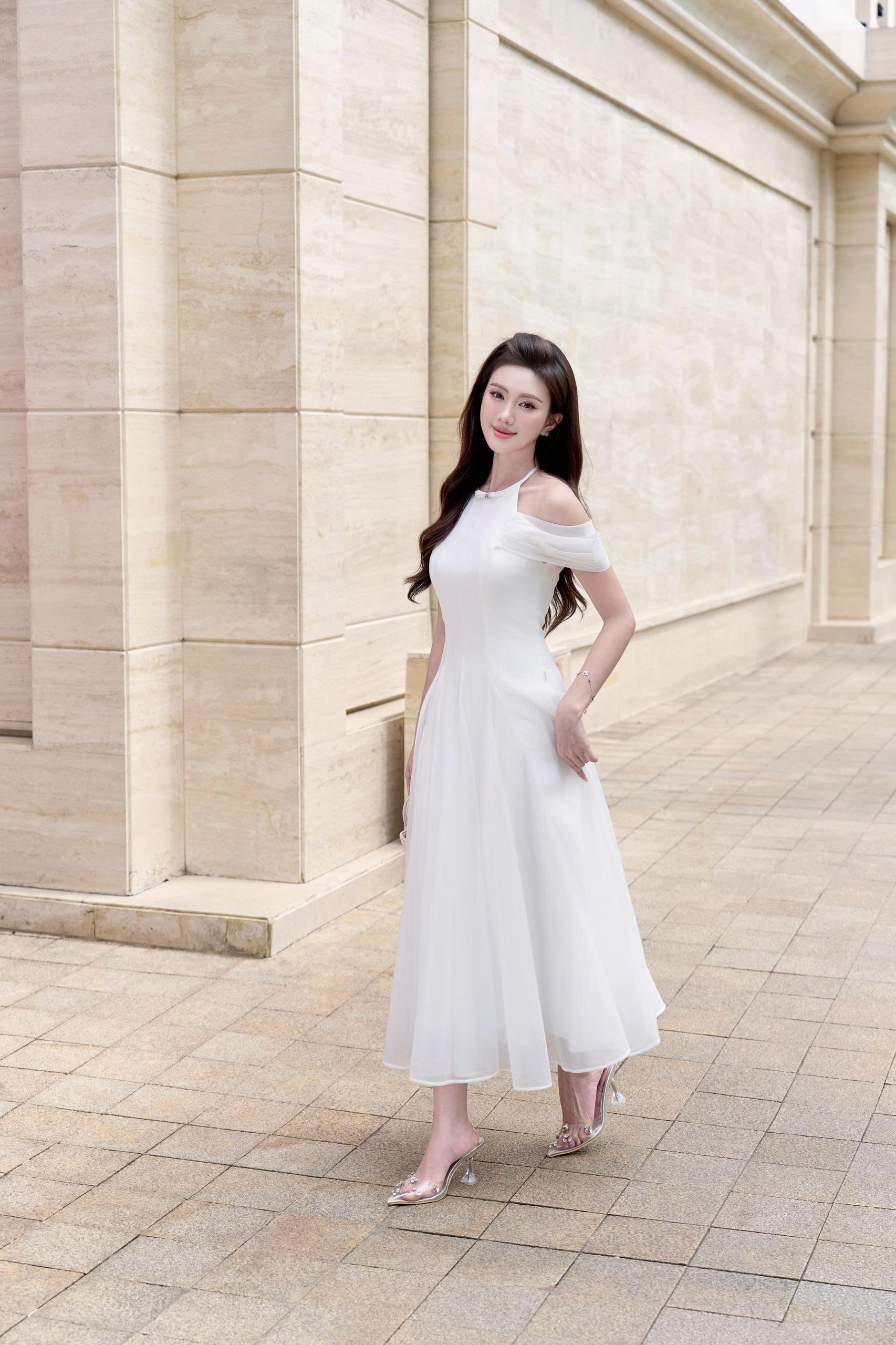 Váy cổ yếm trễ vai dáng dài_thumbnail_6