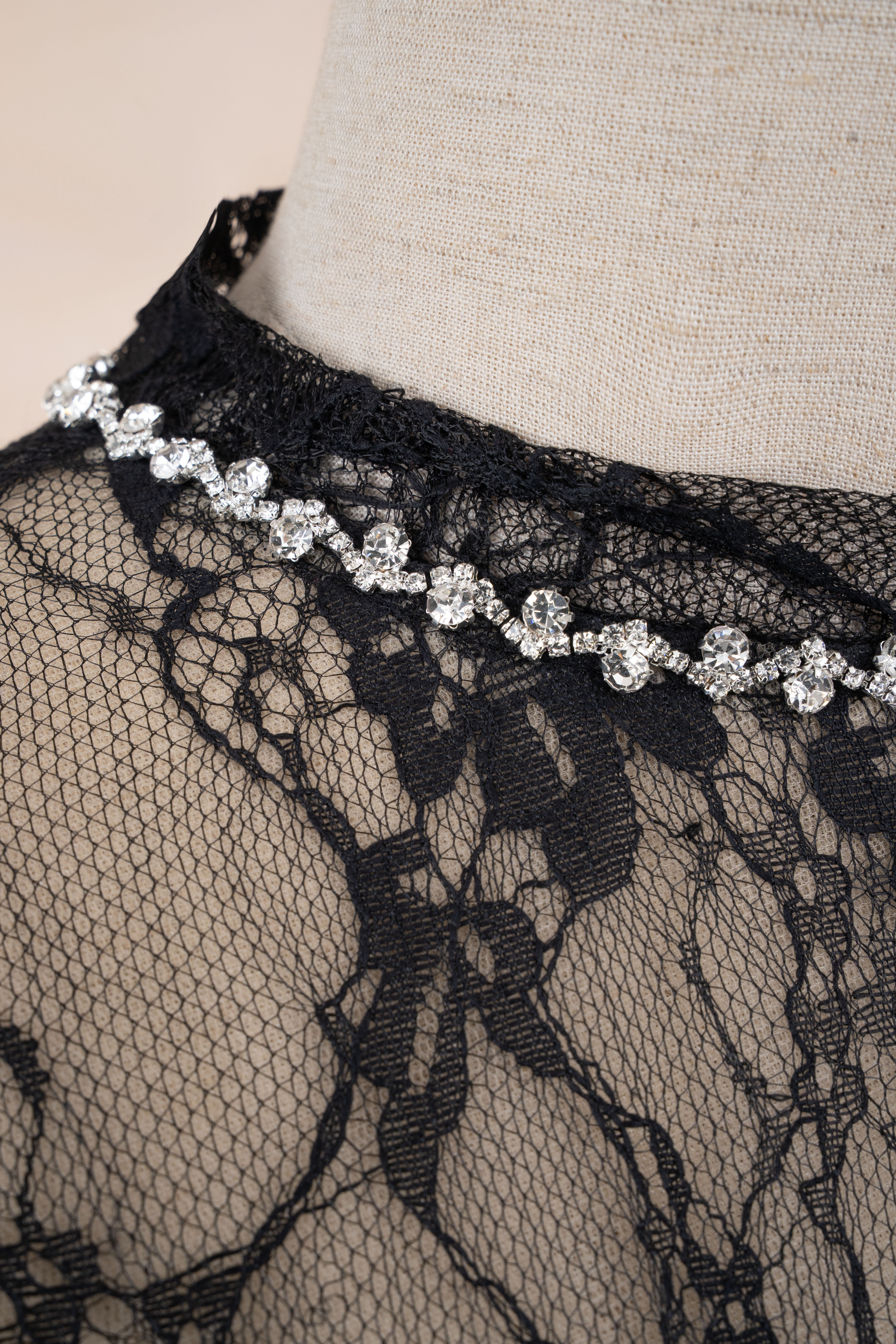 Đầm Bút Chì Mix Cổ Đá Dáng Dài_thumbnail_3