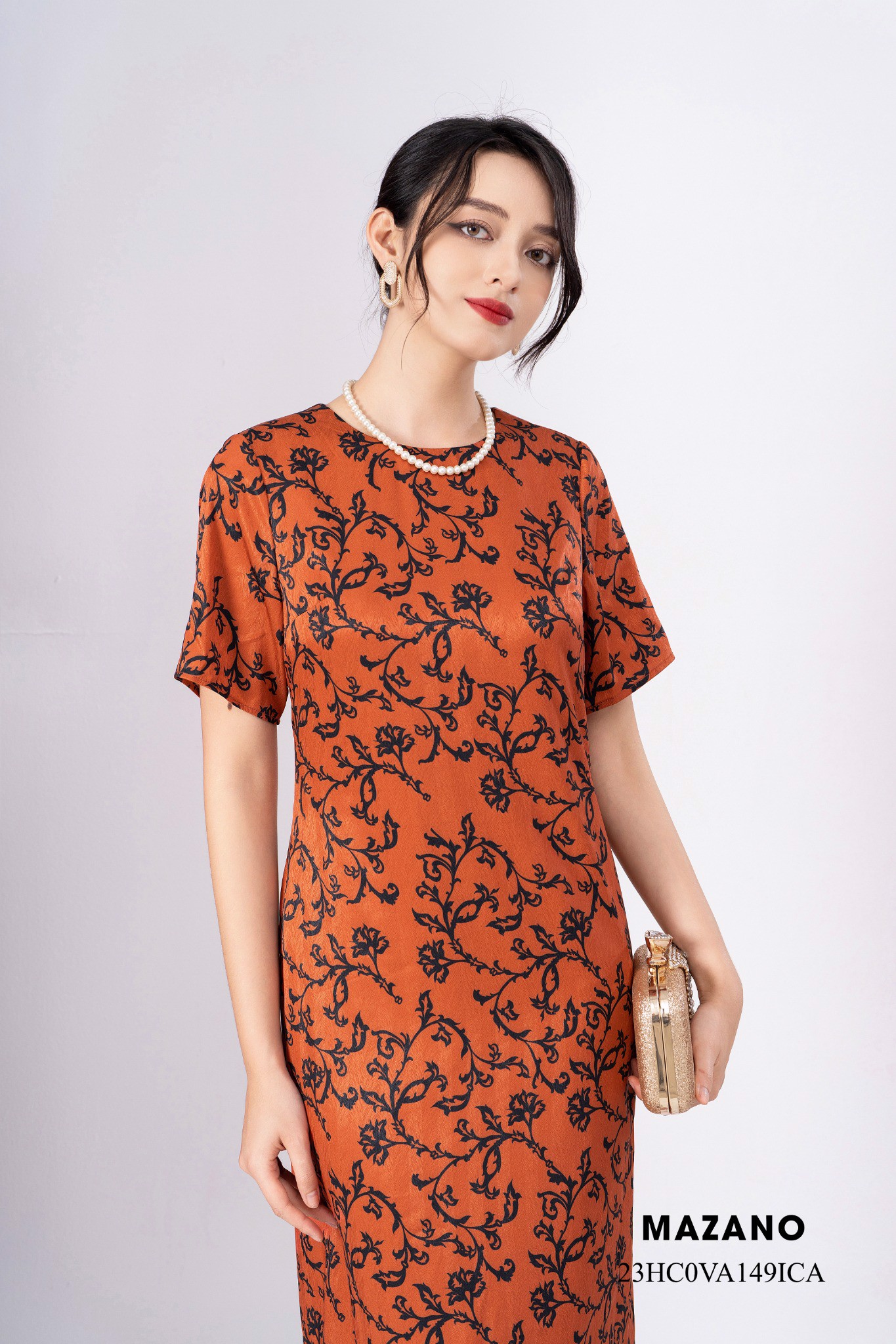 Váy Đầm Suông Vải lụa mỏng Hoạ tiết cách điệu Chân phối bèo Cổ tròn Tay ngắn Dài ngang bắp chân_thumbnail_2