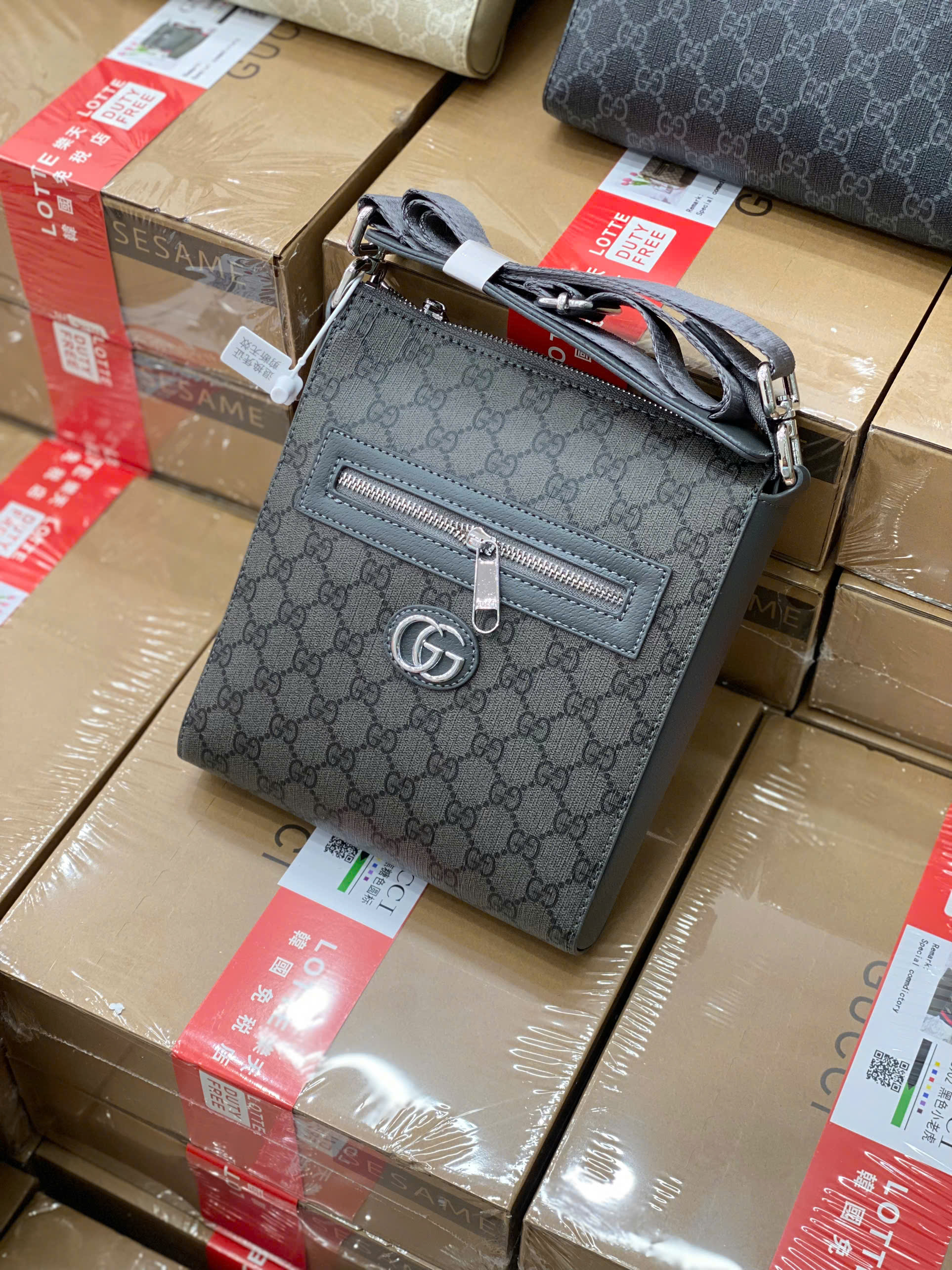 Túi Đeo Chéo Gucci GG Supreme Messenger Bag_thumbnail_28