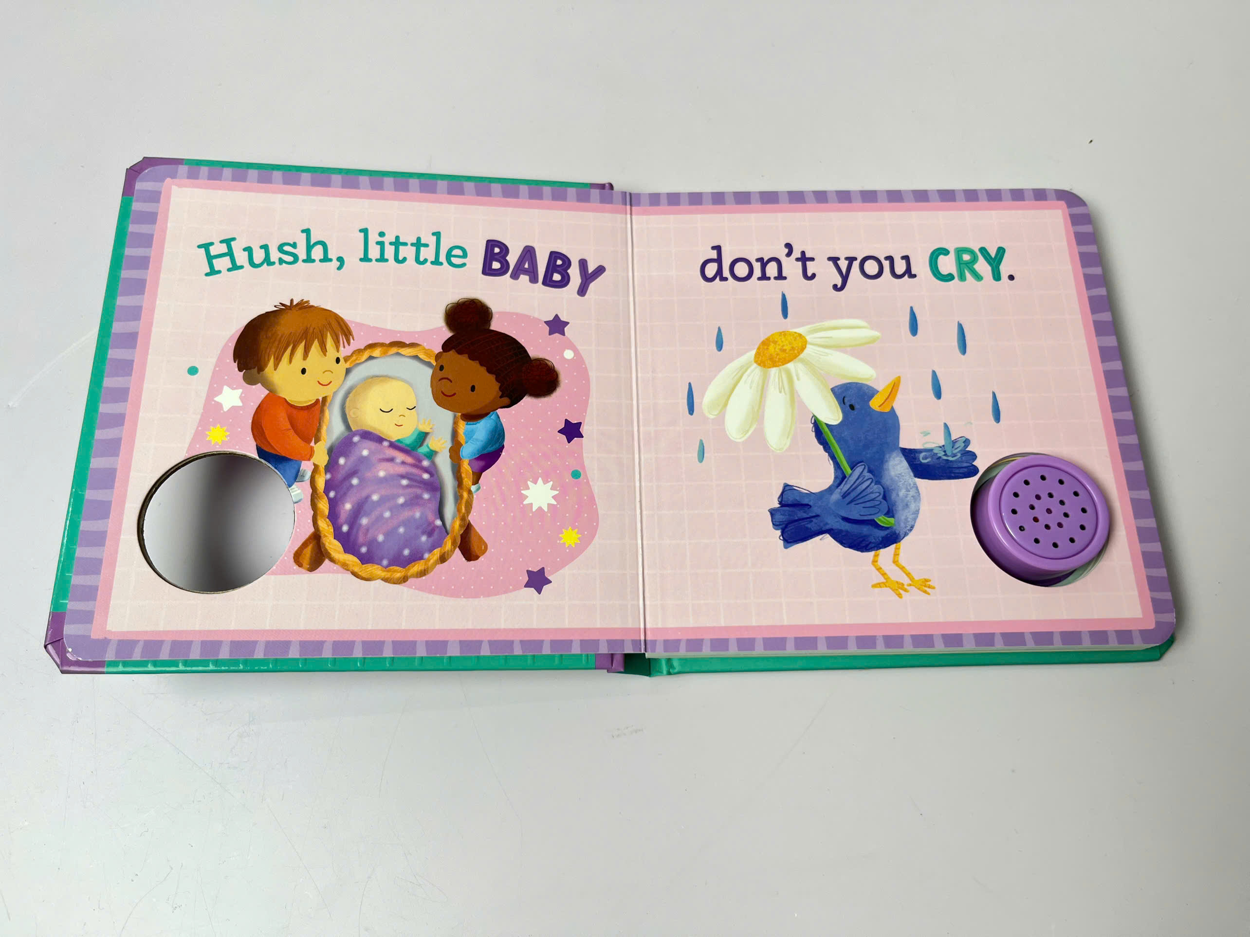 ROUND BUTTON SOUND BOOK - HUSH LITTLE BABY (FSC)_thumbnail_2