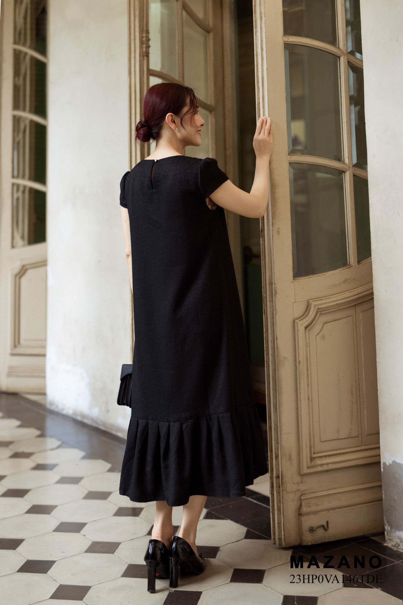 Đầm suông đen A phối bèo cổ đính hạt_thumbnail_5