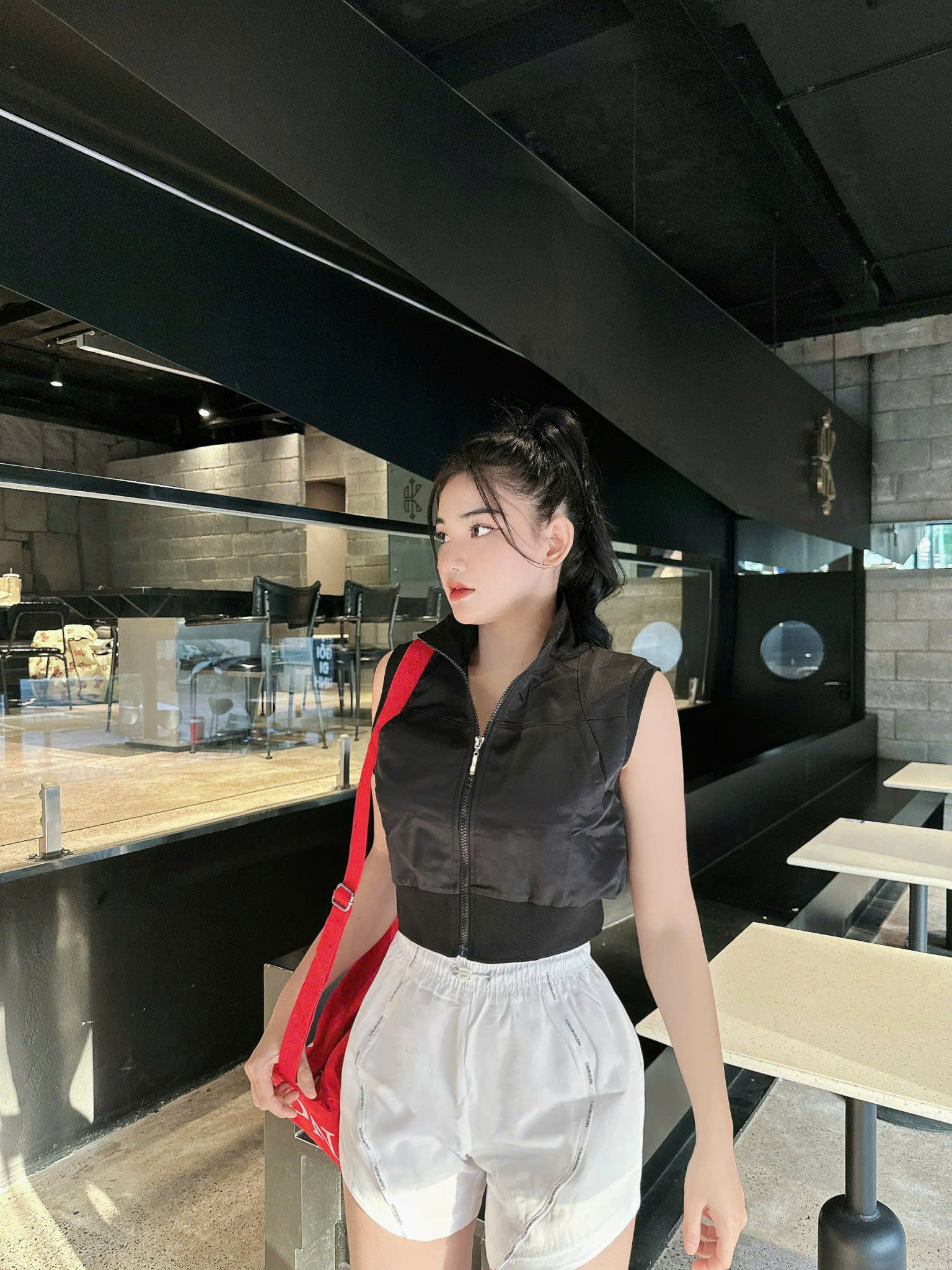 Áo Tank Thể Thao Mặc Ngoài Dáng Gile Khoá Trước_thumbnail_3