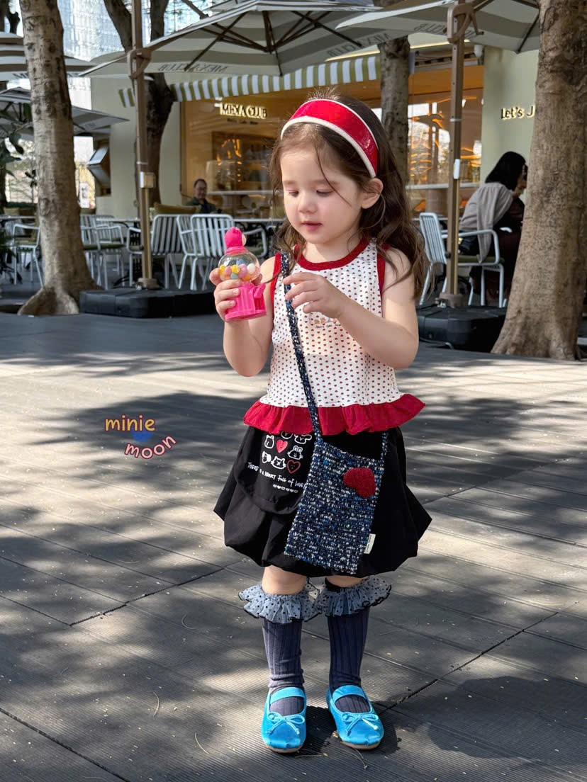 C168 - Áo sát nách bi đỏ phối bèo lai hãng Minie Moon (Sz90-130)