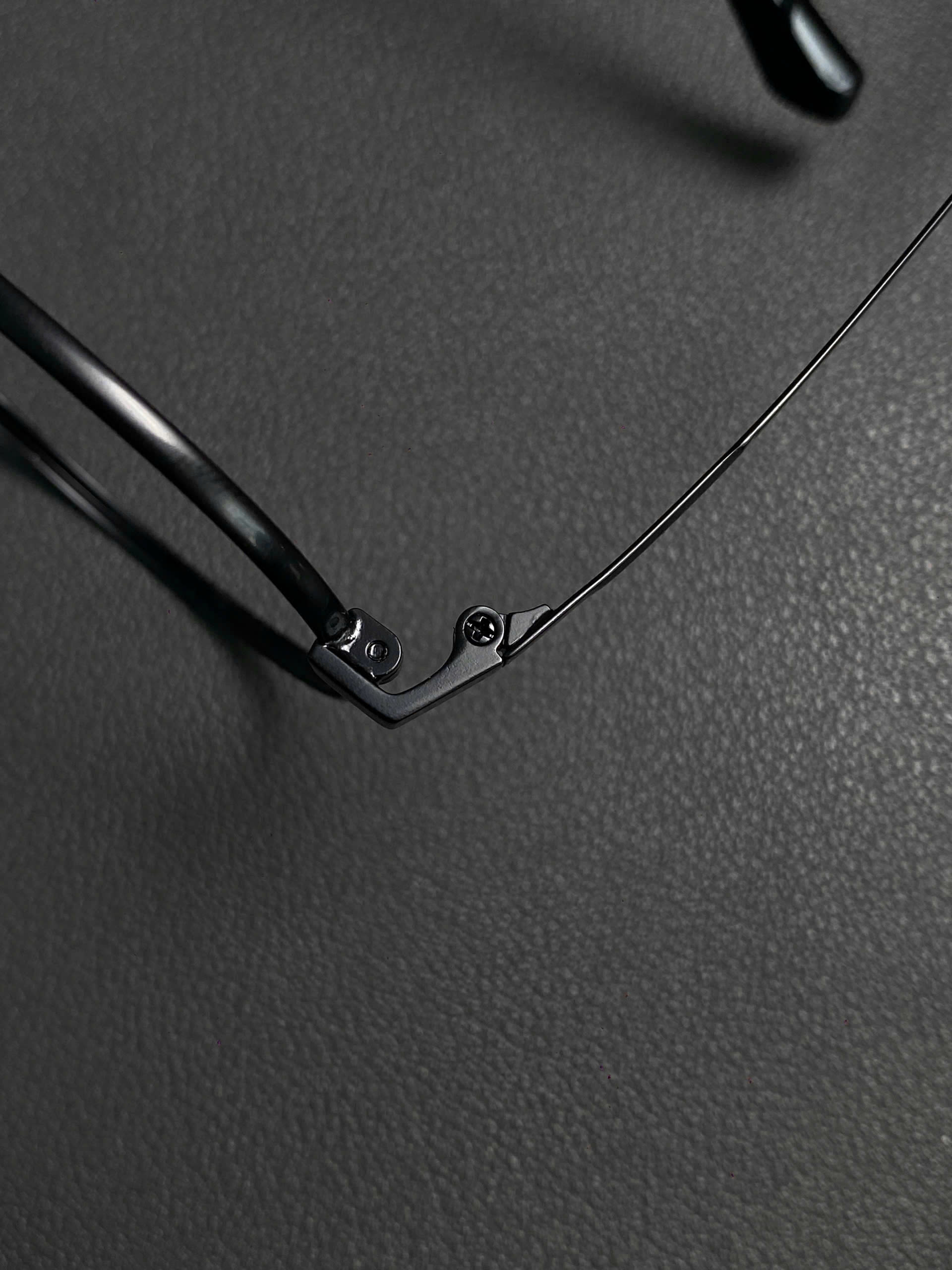 Classic Titanium Eyewear Oval Model_thumbnail_15