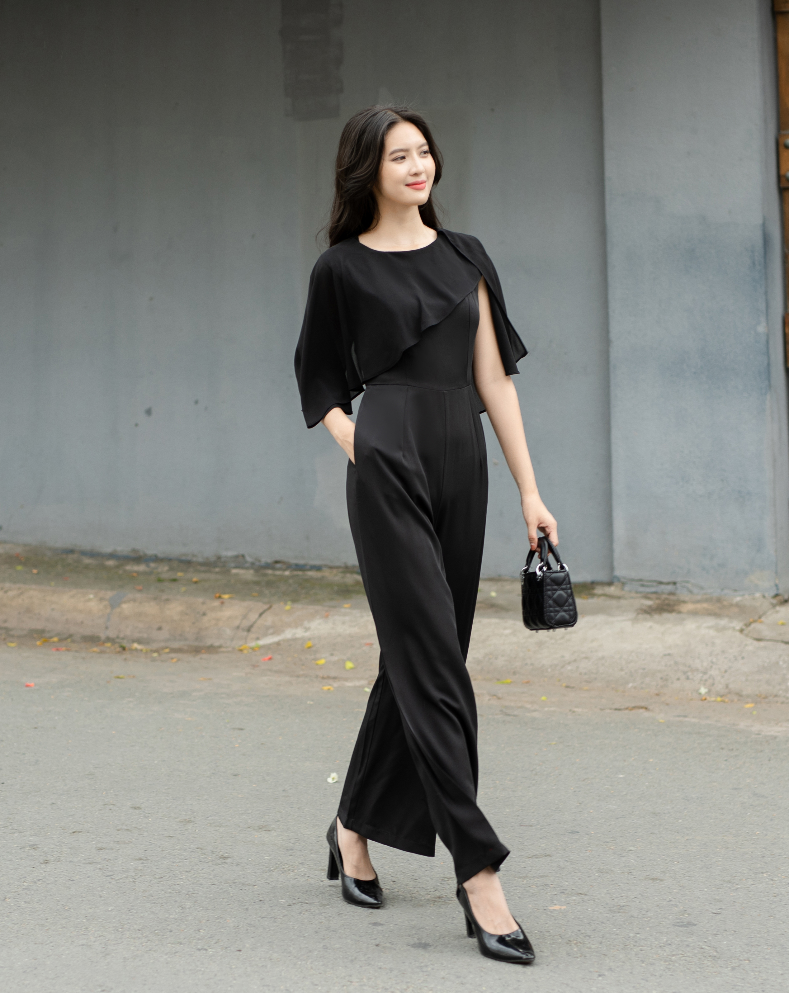 Jumpsuit dài cổ tròn phối tay sang trọng_thumbnail_6