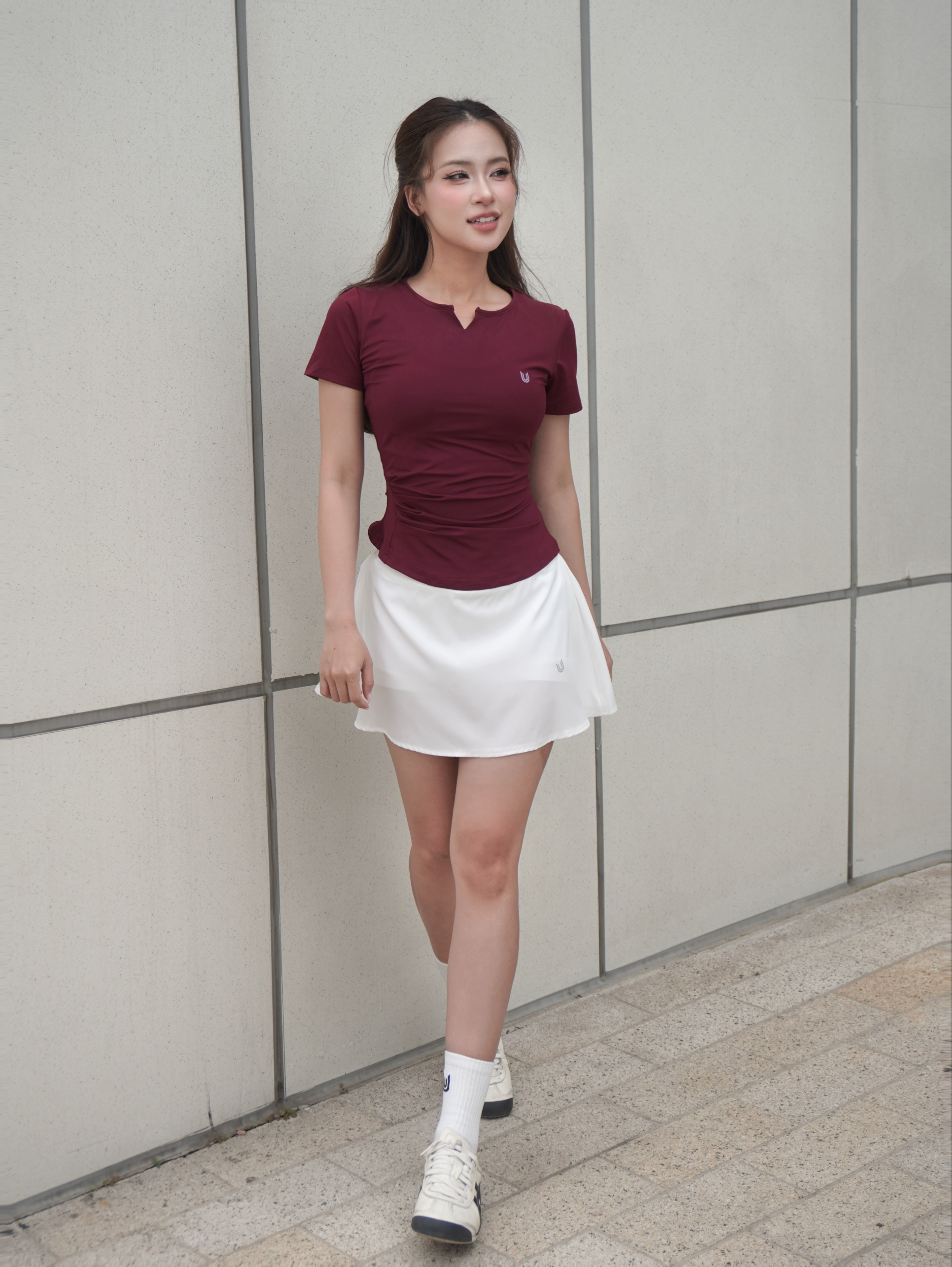 Áo Slimfit Tee màu đỏ mix chân váy Lina Skirt màu trắng