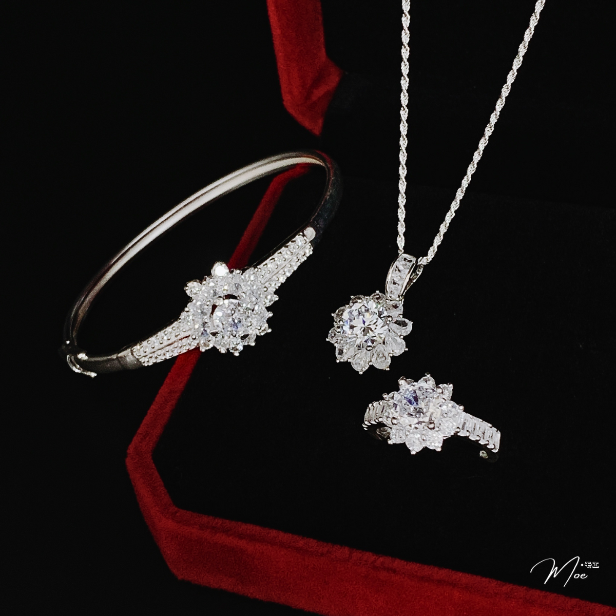 N154 - Nhẫn hoa sen đá pha lê Baguette_thumbnail_1