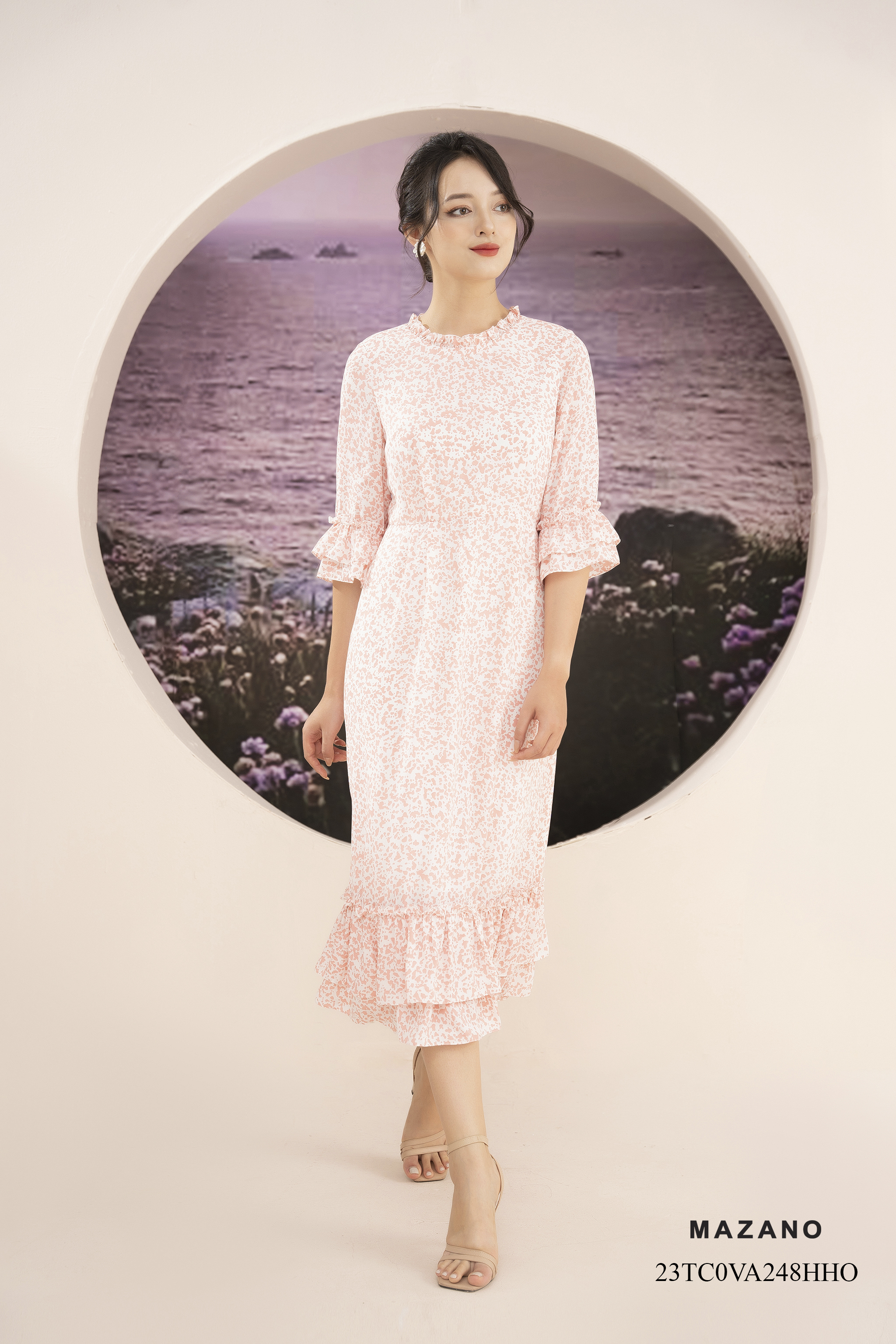 Đầm bùng eo chân bèo tầng