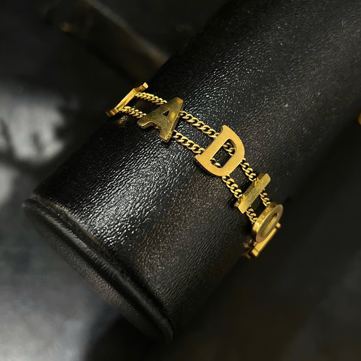 vòng tay titan vàng xích chữ JADIOR_thumbnail_2