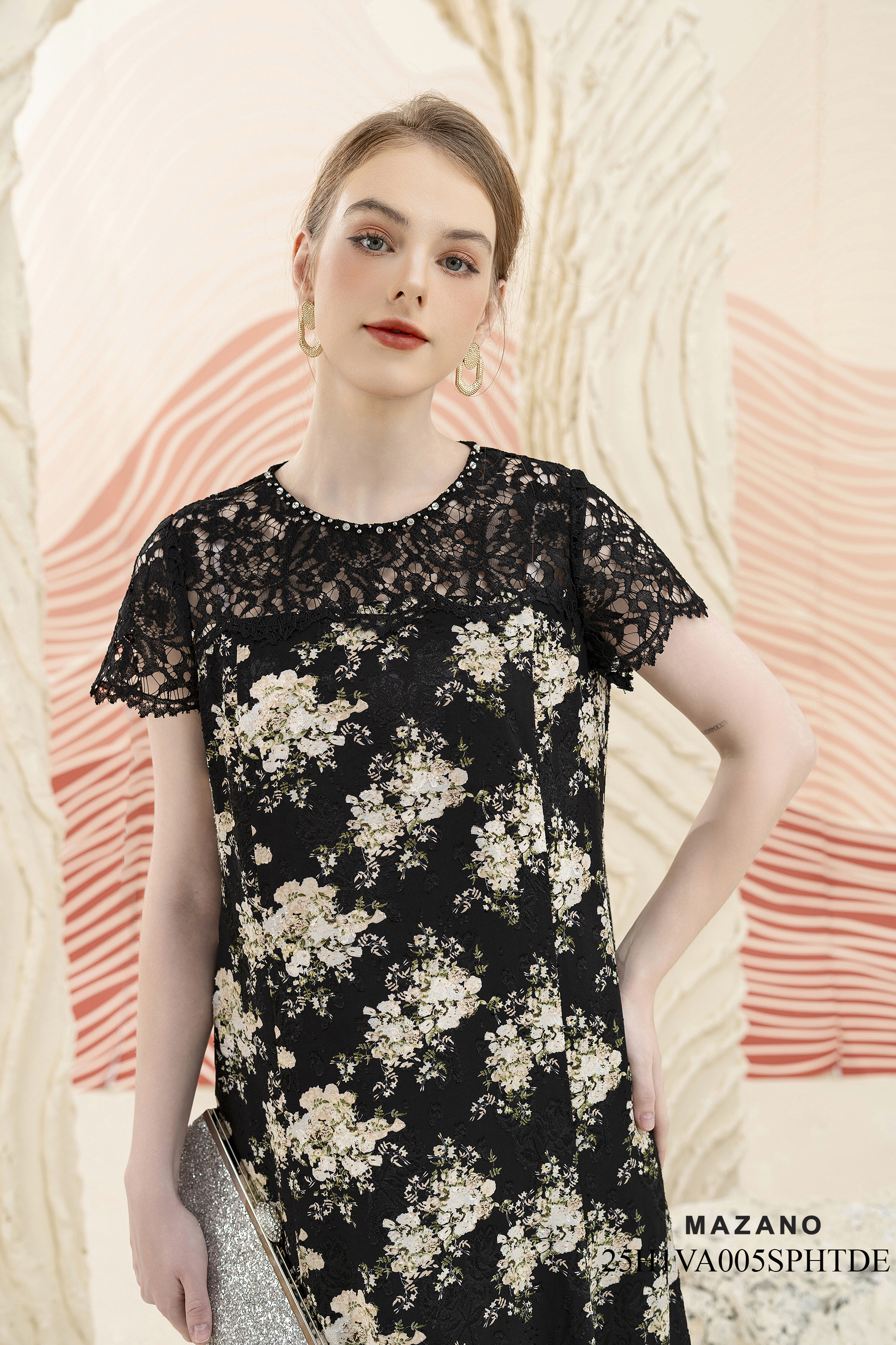 Váy Đầm Suông Vải voan phối ren Đính đá thủ công Cổ tròn Tay ngắn Dài qua gối_thumbnail_3