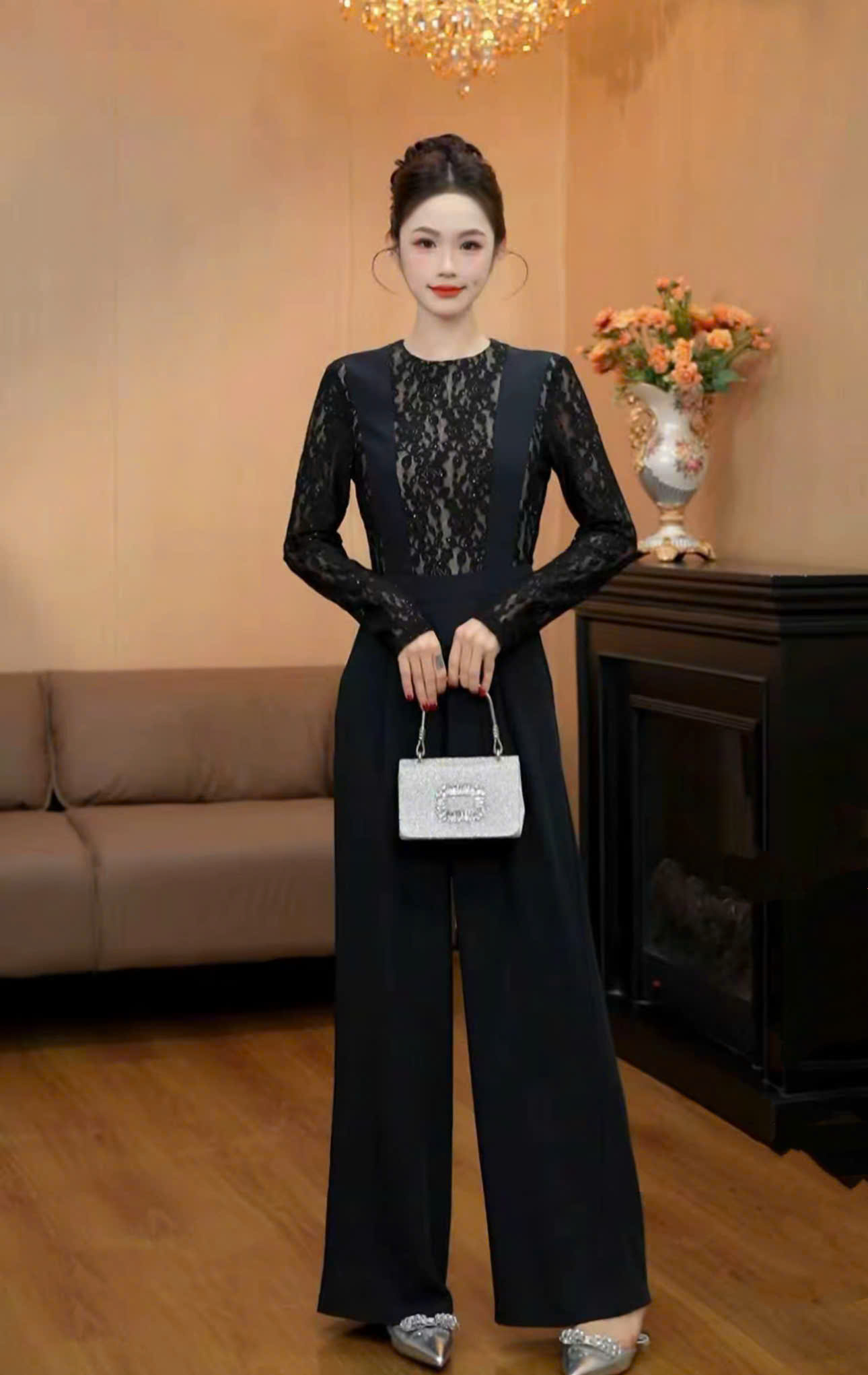 Jumpsuit thiết kế phối ren tay dài phong cách