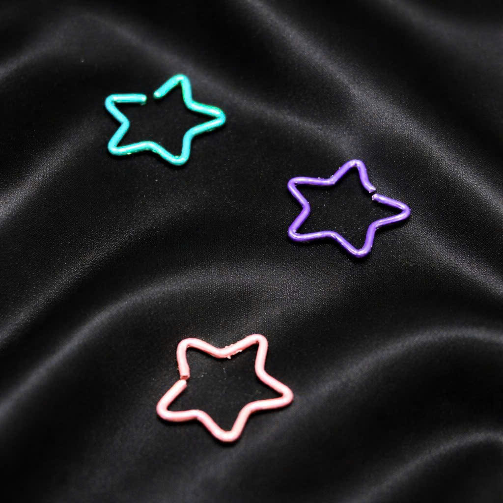 Vòng bẻ hình thù nhiều màu.