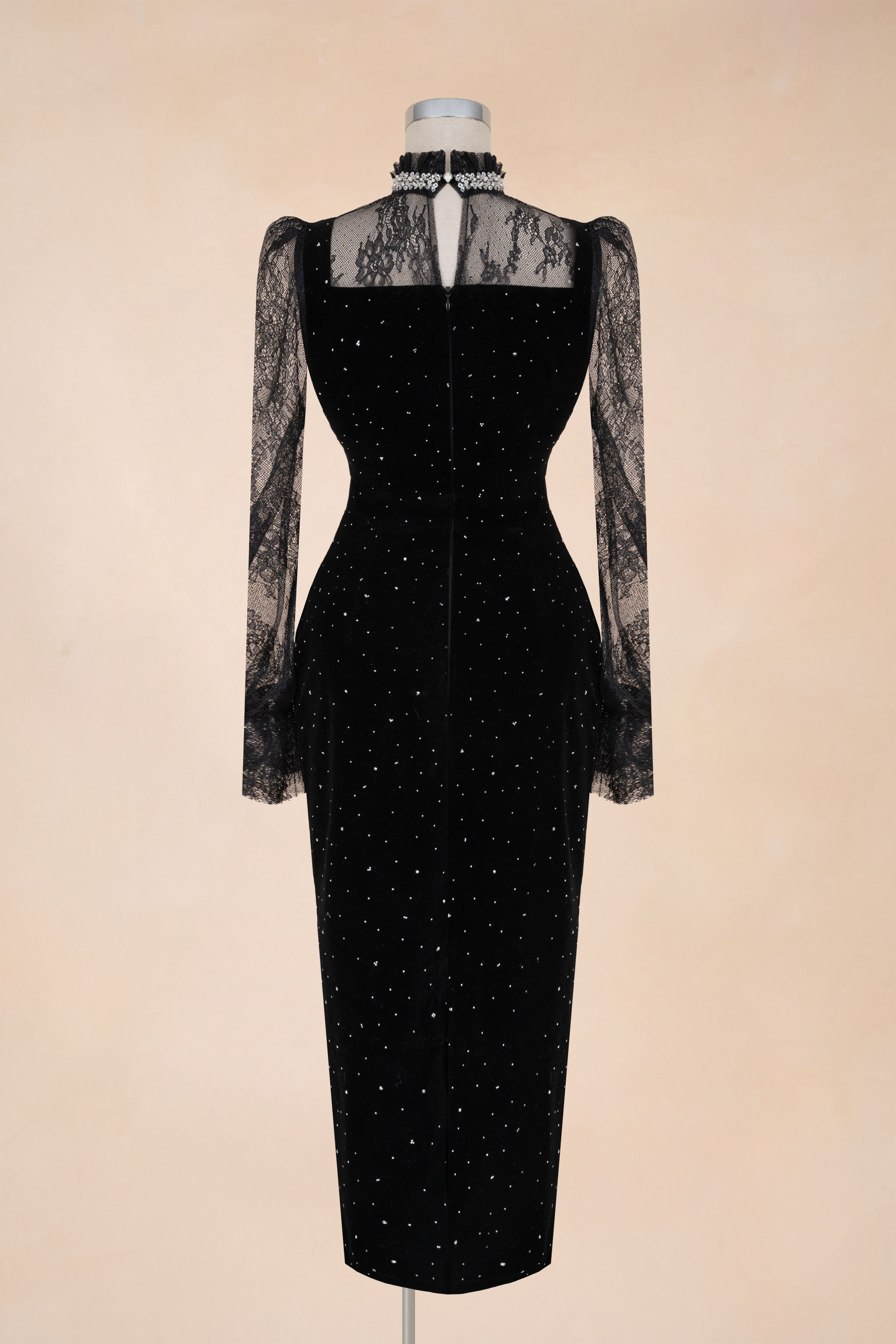 Đầm Nhung Bút Chì Ánh Nhũ Phối Ren