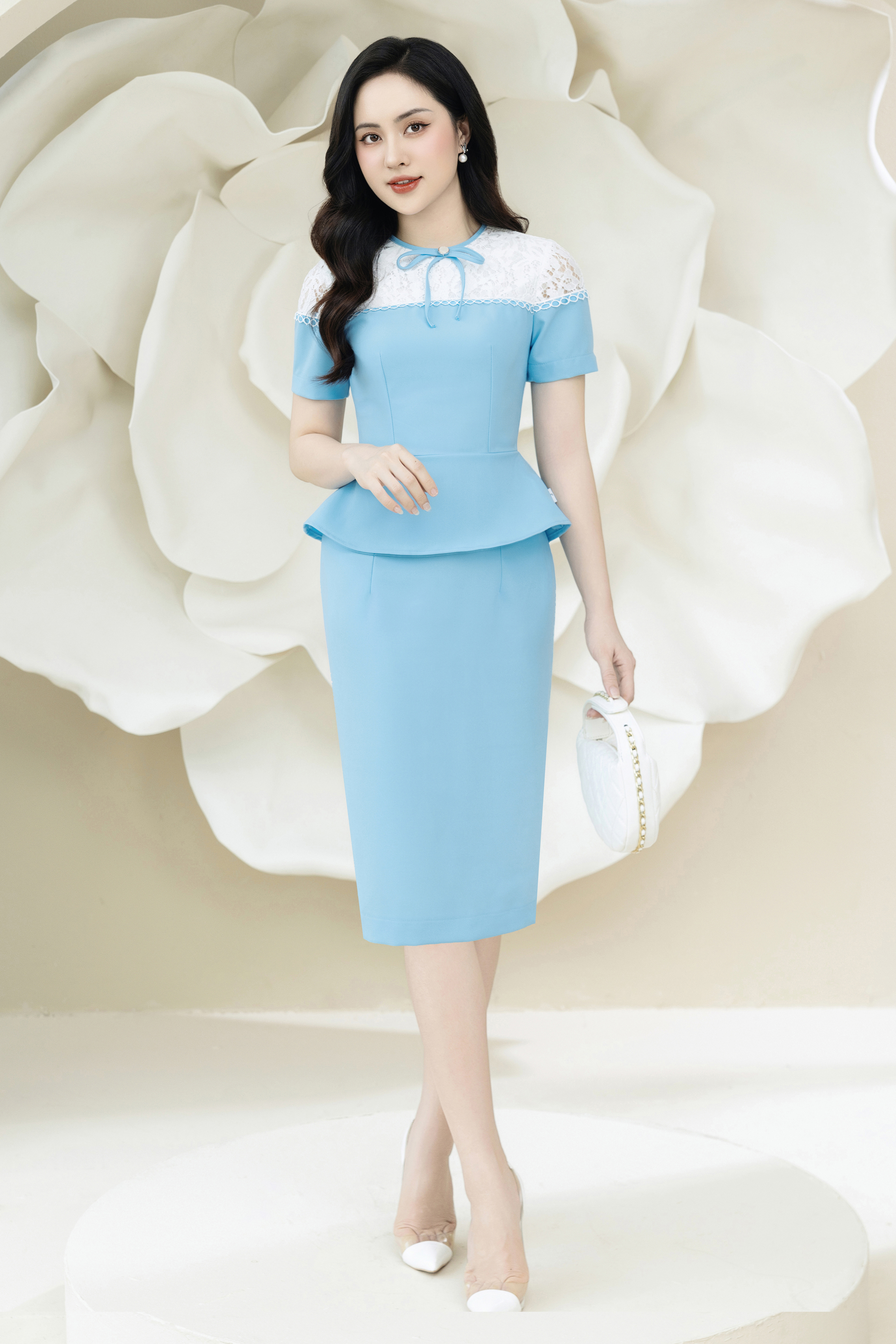 Đầm ôm peplum xanh phối ren ngực trắng_thumbnail_2