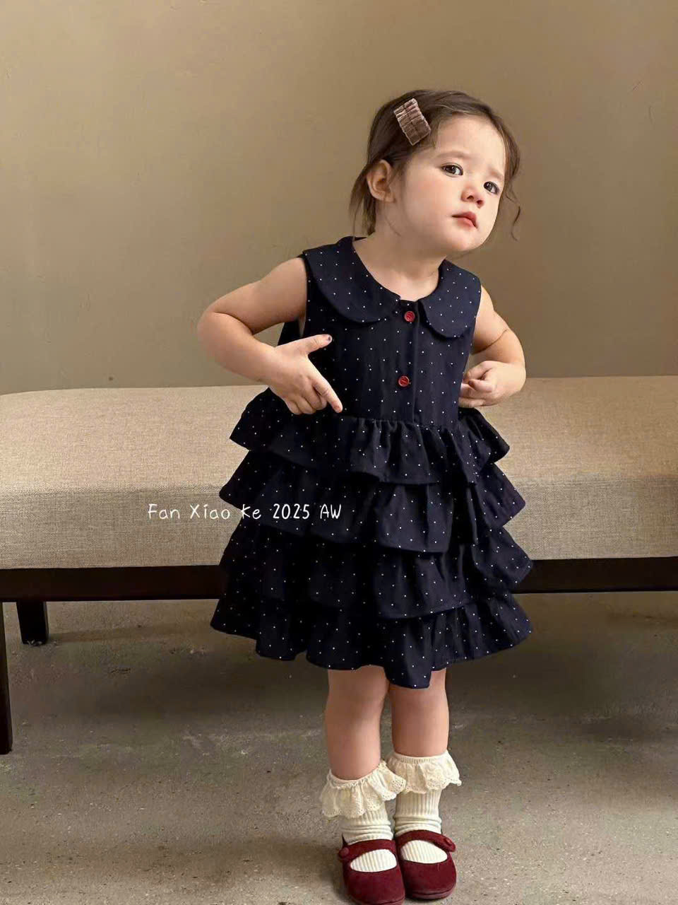 (S74) Set 2 chi tiết váy  ba lỗ chấm bi xanh than kèm áo cardigan kem Fan Xiao Ke