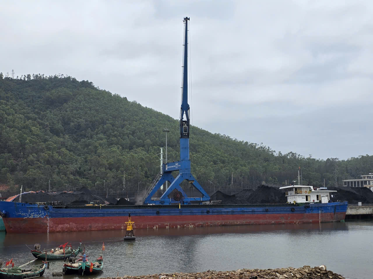 Dịch vụ cầu bến