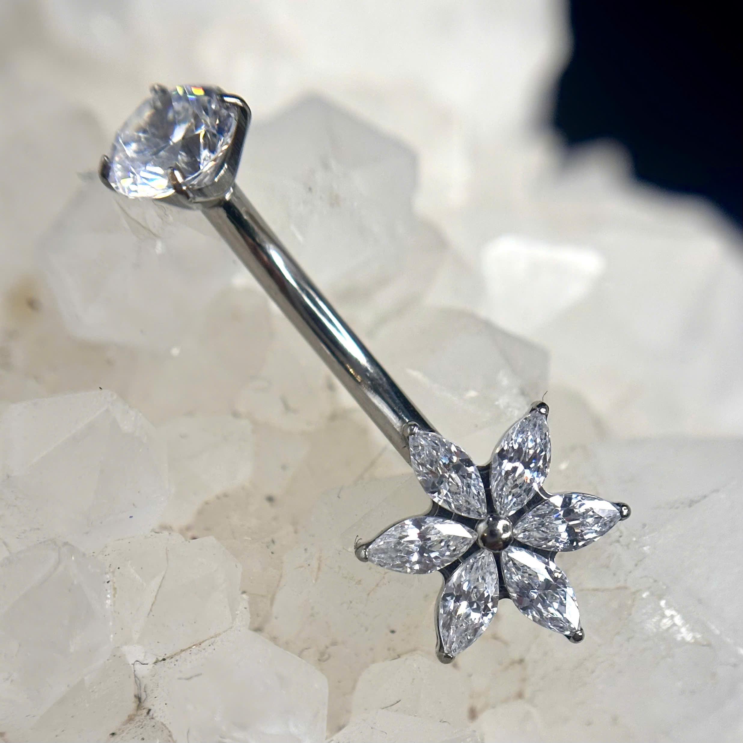 Khuyên rốn titan hoa nhọn 6 cánh_thumbnail_1