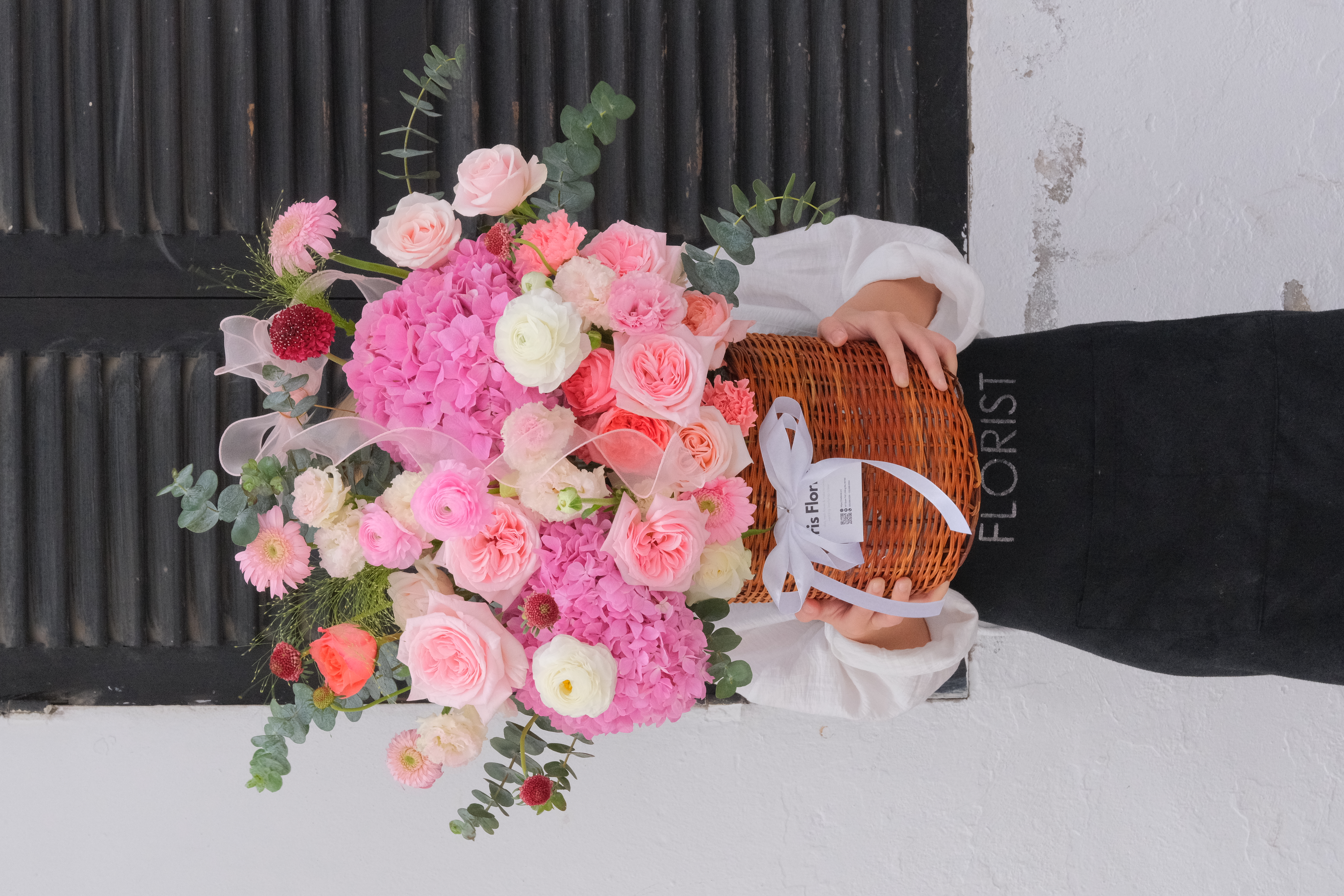 Giỏ hoa Tú cầu hồng mix mao lương size L