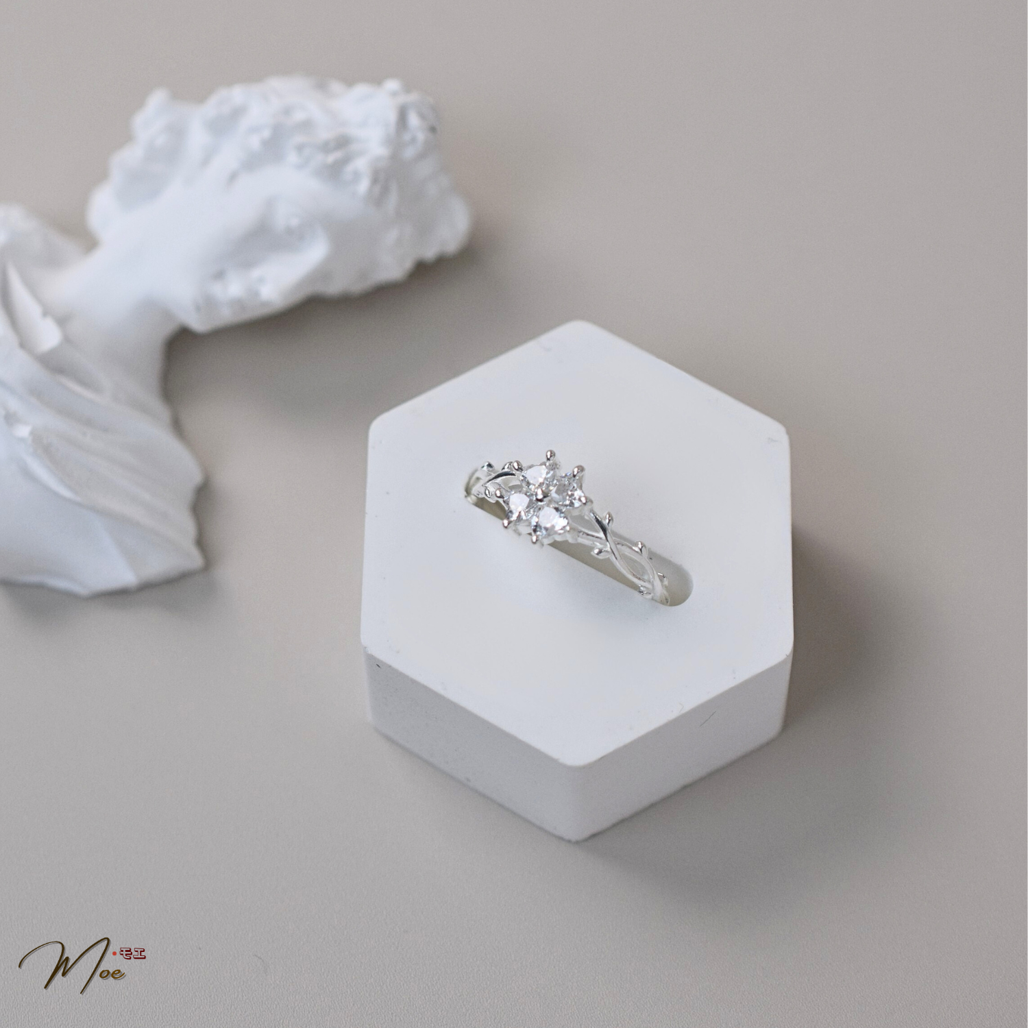 N161 - Nhẫn cỏ 4 lá thạch anh cách điệu