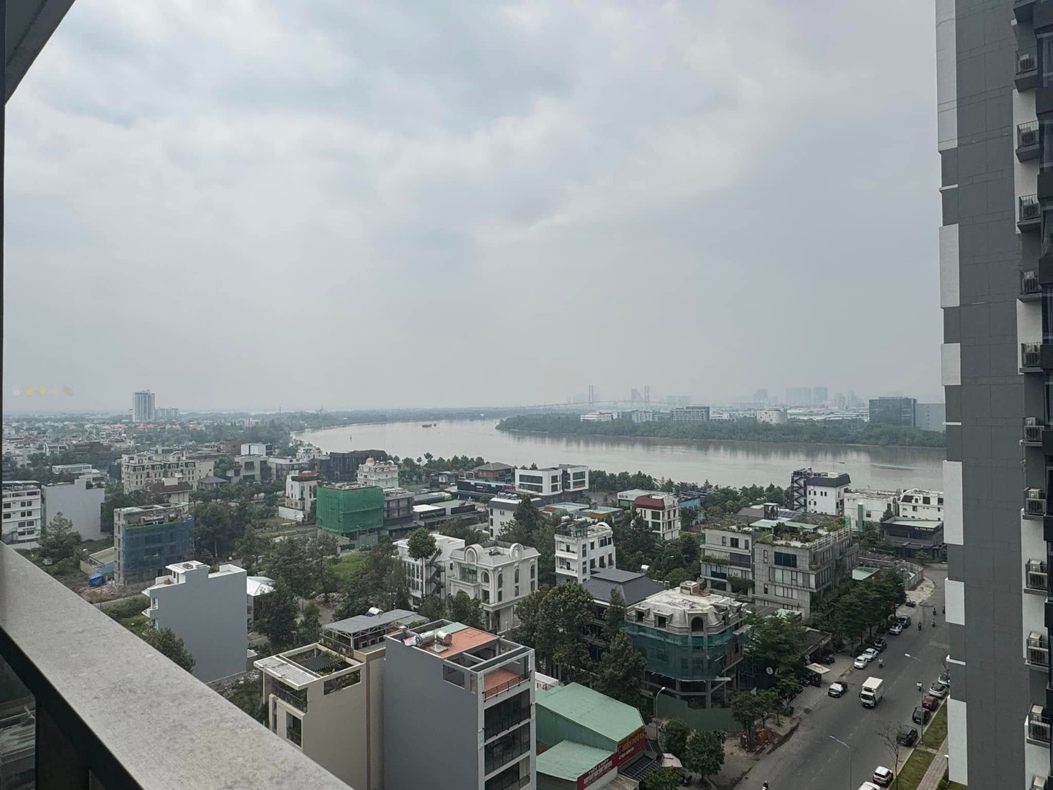 Cho thuê căn hộ 2 phòng ngủ One Verandah - View sông SG, ban công TN, nhà đang sẵn_thumbnail_1