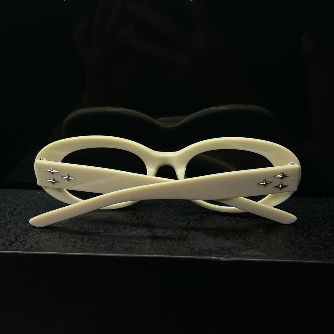 kính mắt tròng nhỏ oval nhựa trắng sữa mặt đen xanh ba ngôi sao dài_thumbnail_1