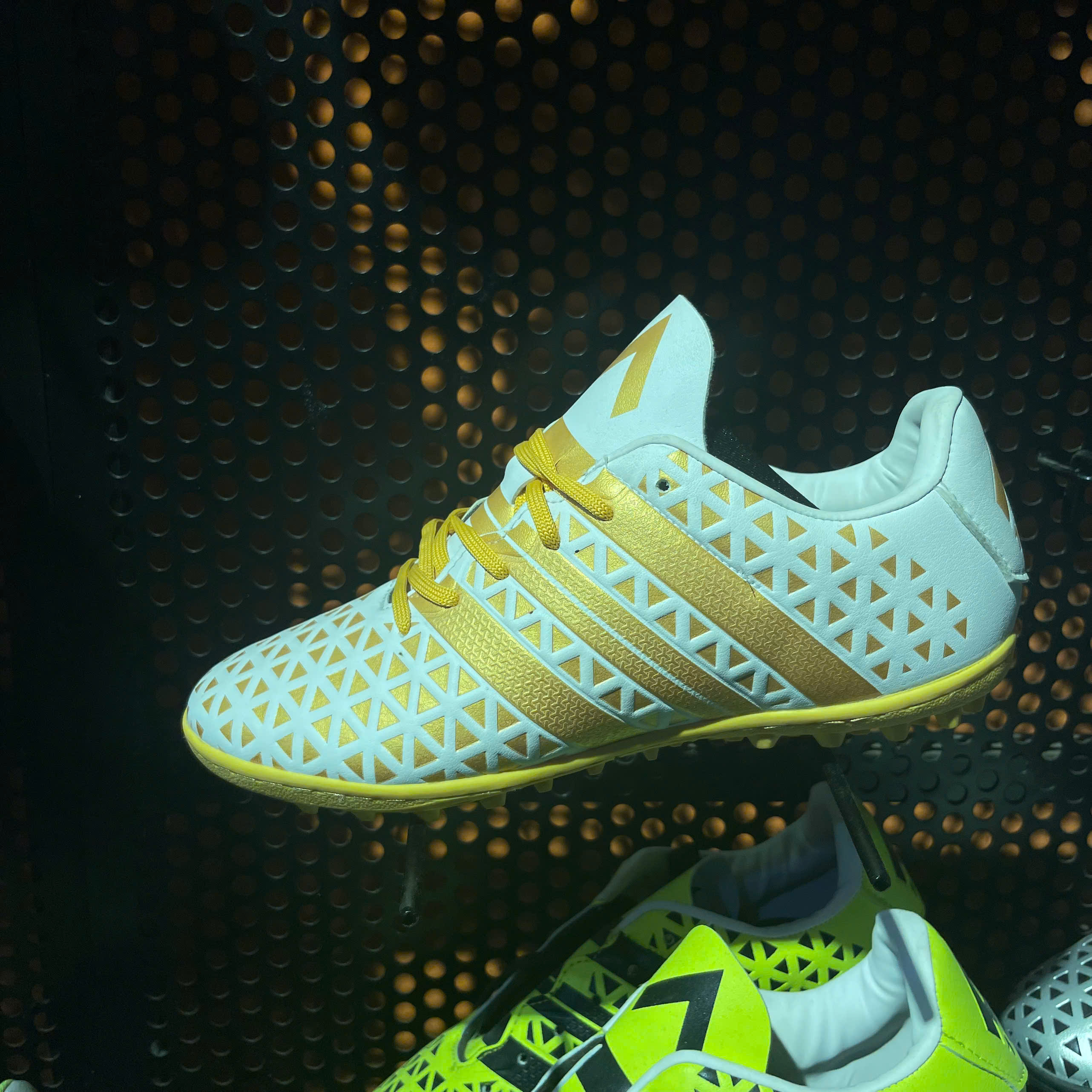 Giày ACE trắng/vàng