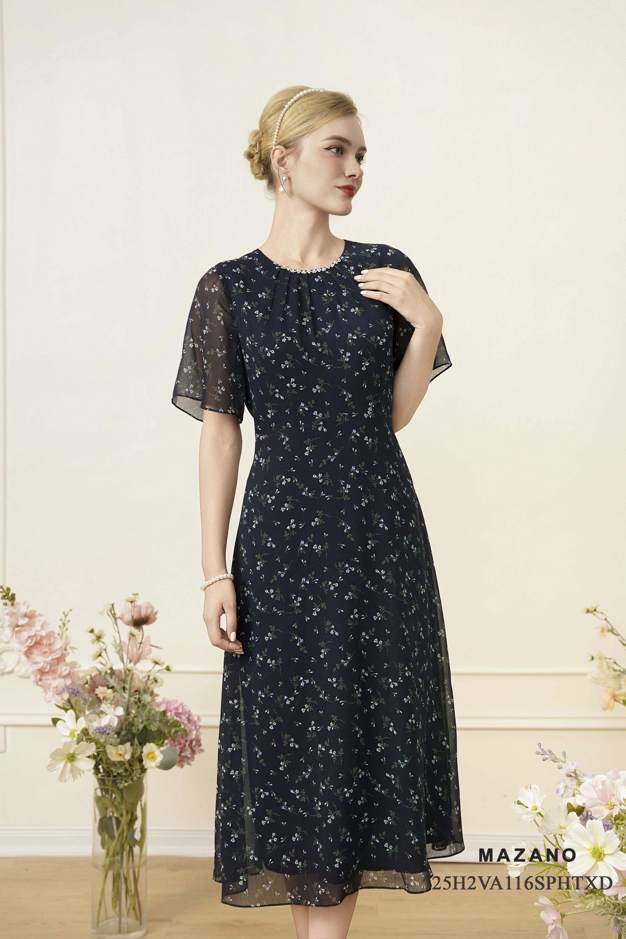 Váy Đầm Ôm Vải chiffon Hoạ tiết hoa nhí Cổ tròn Đính đá thủ công Tay ngắn Dài qua bắp chân_thumbnail_2