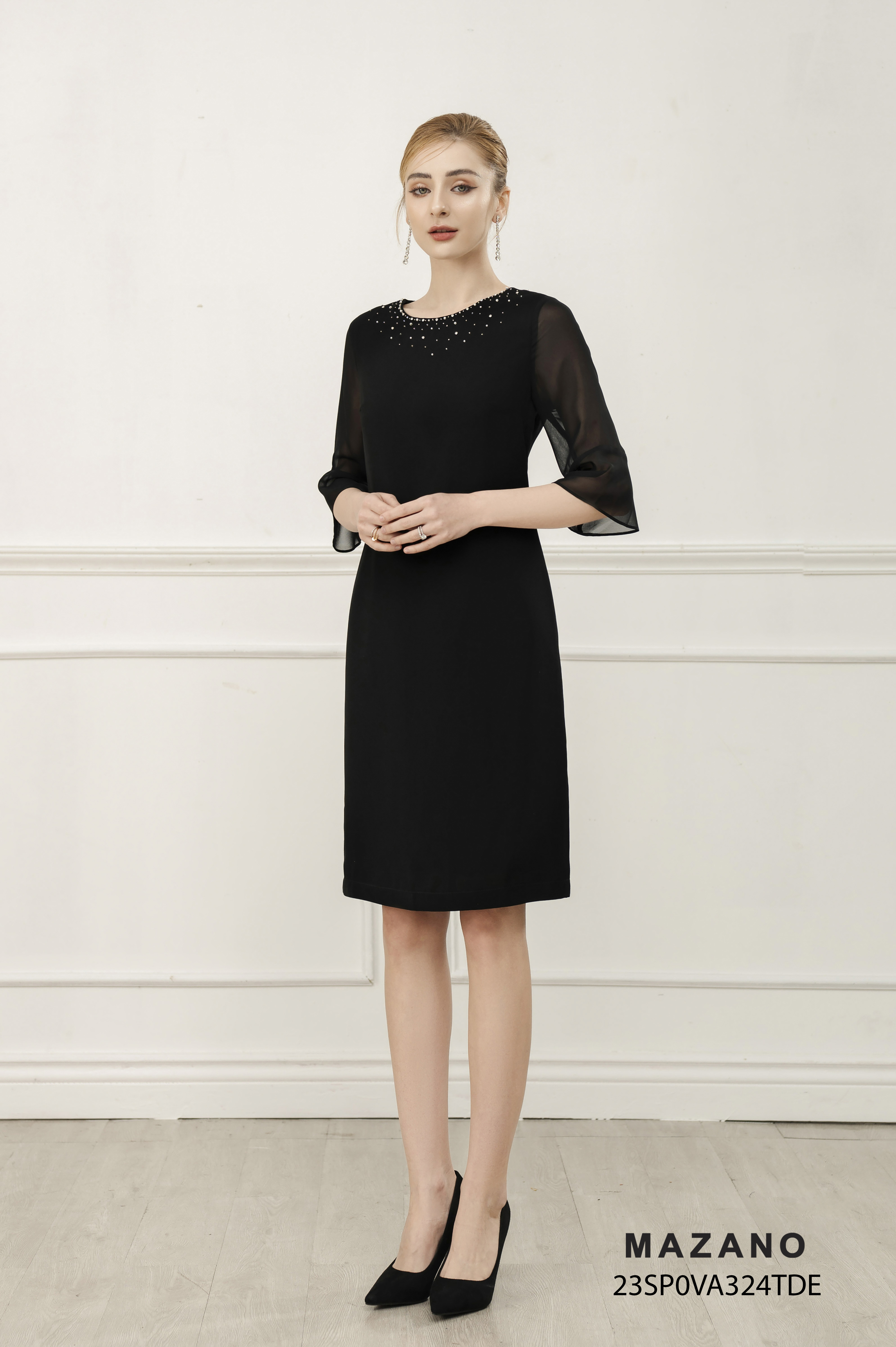 Đầm Suông Tay Lỡ Đính Đá Sang Trọng