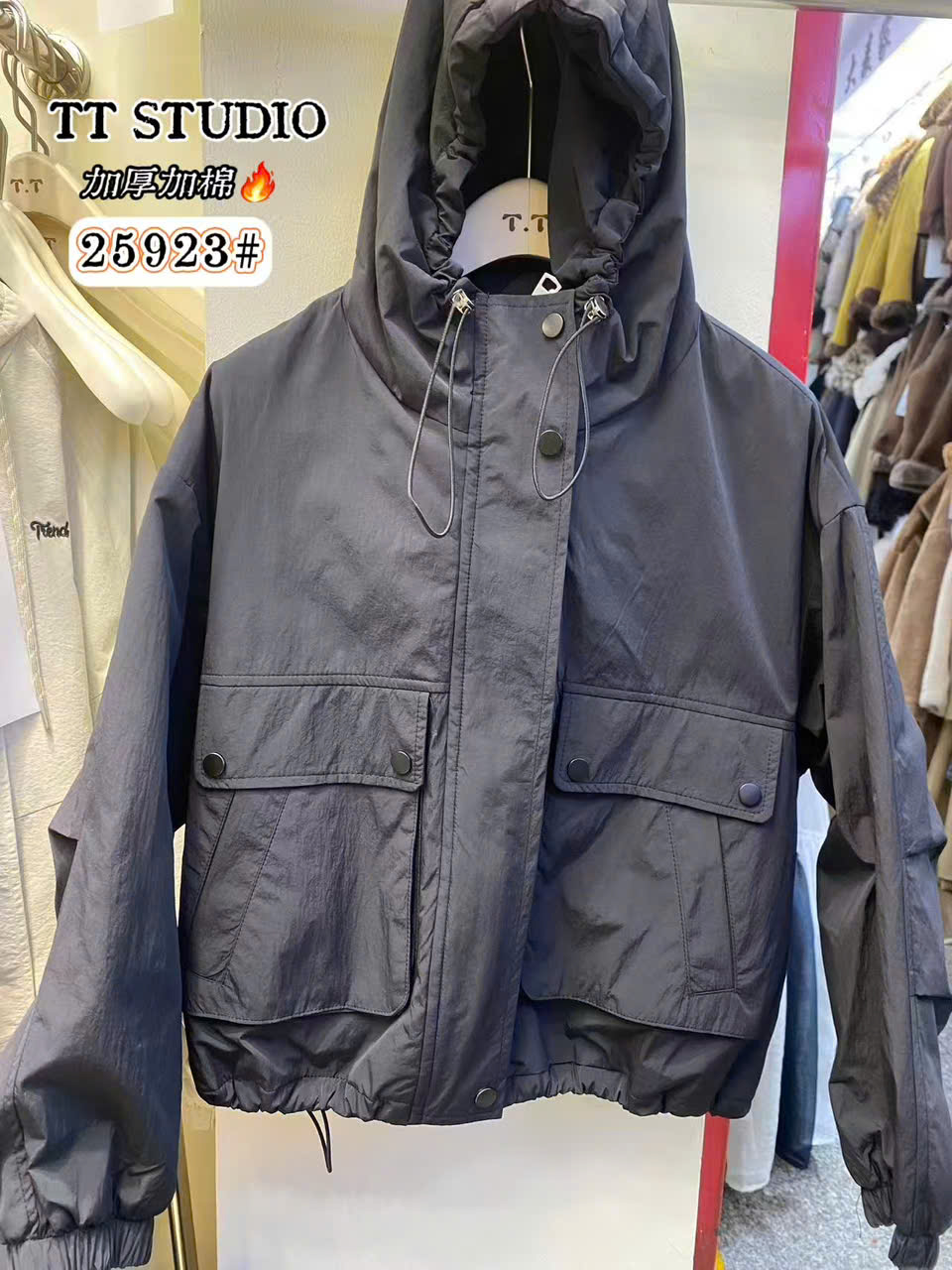 Áo khoác gió túi hộp - K62