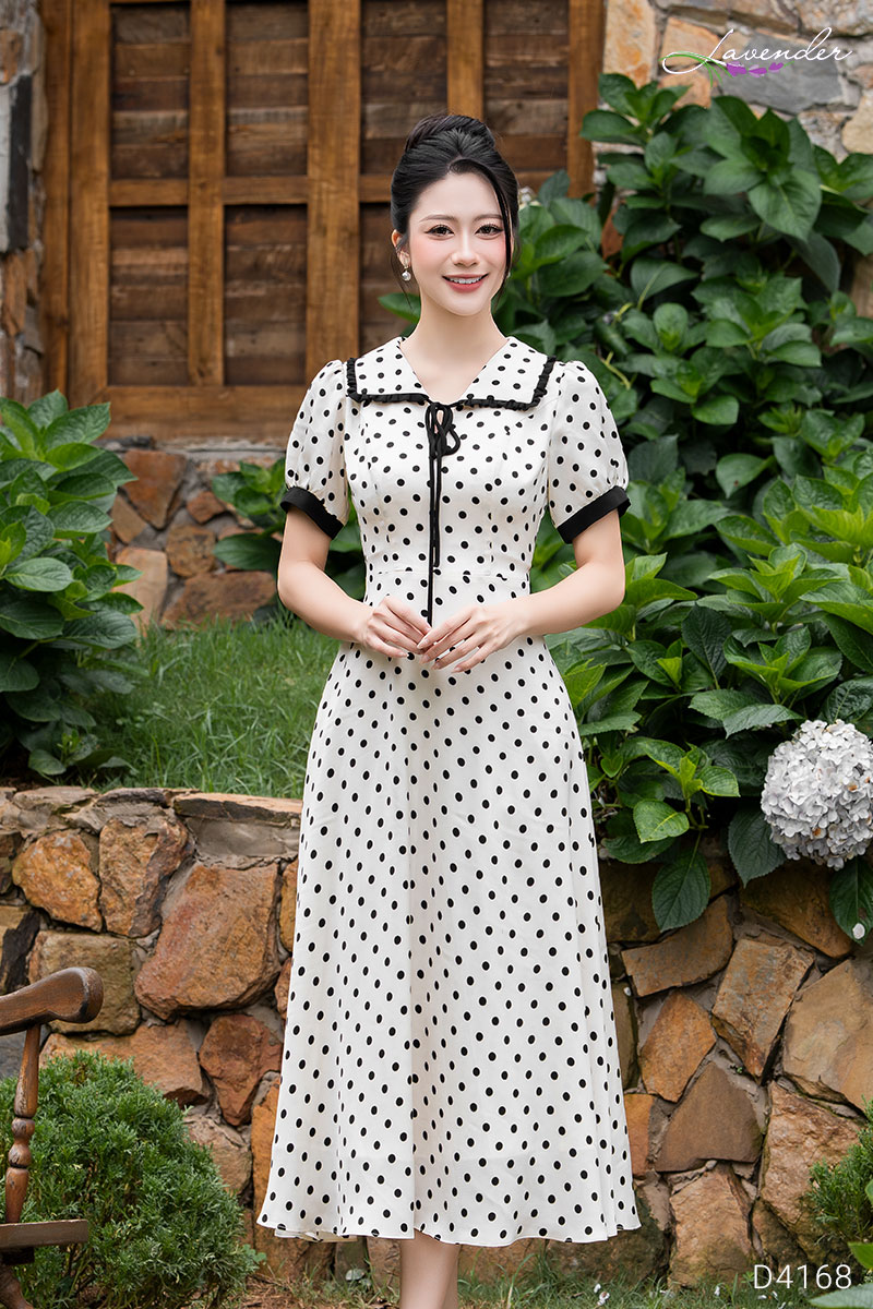 Đầm trắng cổ bẻ chấm bi be D4168