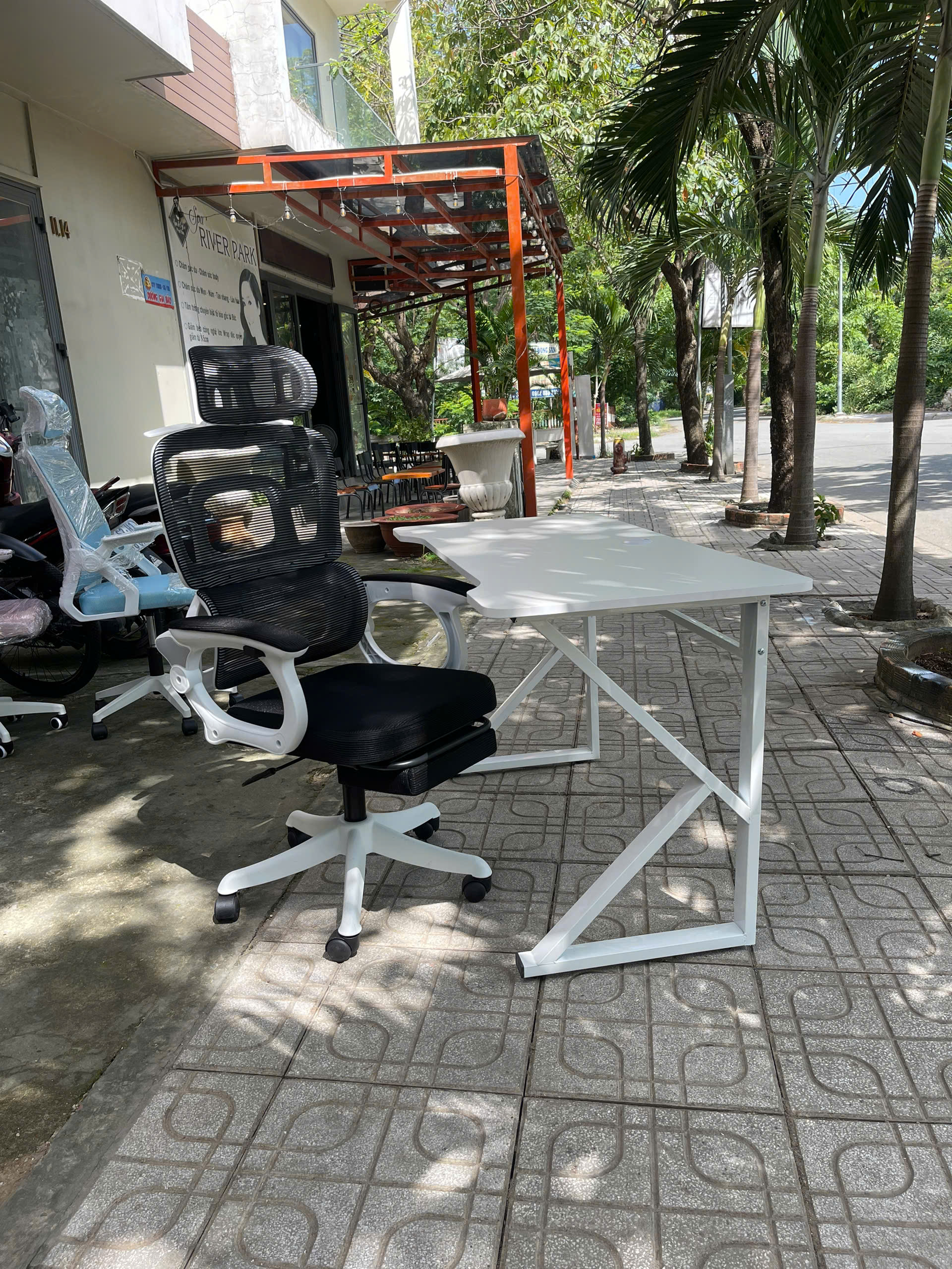 Bàn Gaming Chân U K Z – Mặt Uốn Cong Hiện Đại, Lắp Ráp Dễ Dàng, Bền Chắc, Mang Lại Cảm Hứng Làm Việc Và Học Tập_thumbnail_5