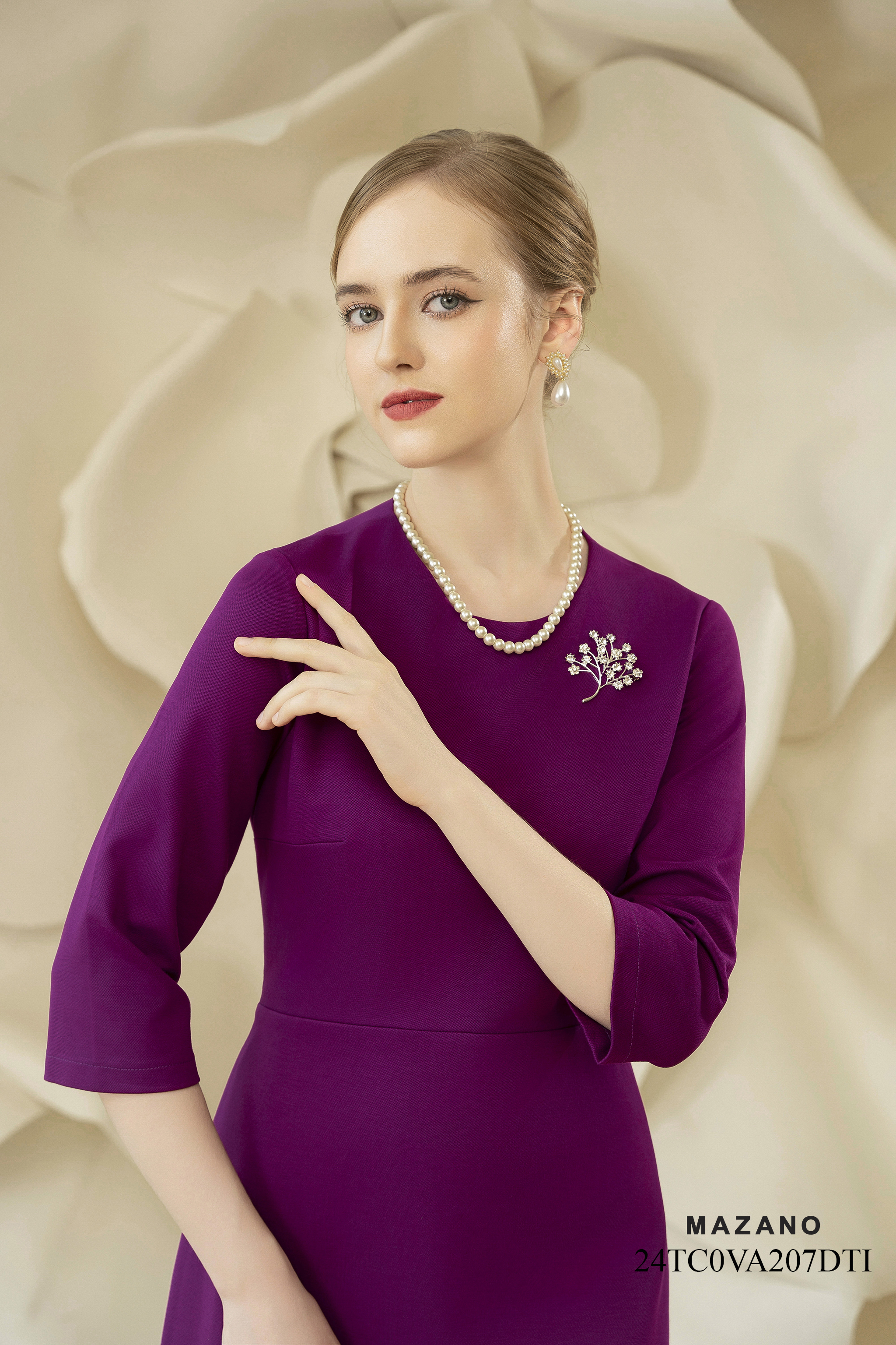 Váy Đầm Ôm Vải umi Đính đá trang trí Cổ tròn Tay lỡ Dài ngang bắp chân_thumbnail_2