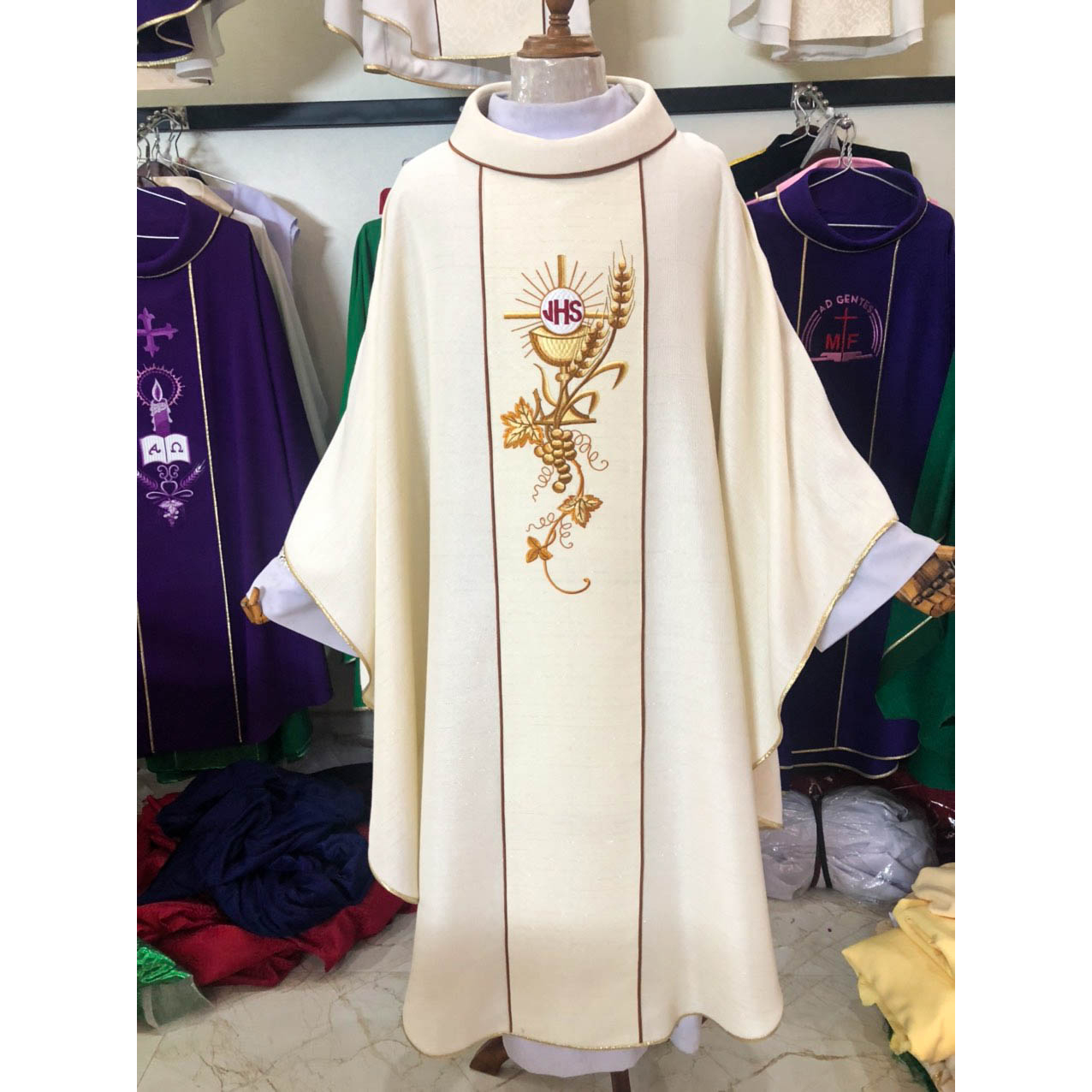 Áo lễ linh mục màu kem - Qùa tặng tân linh mục - Qùa tặng cha xứ