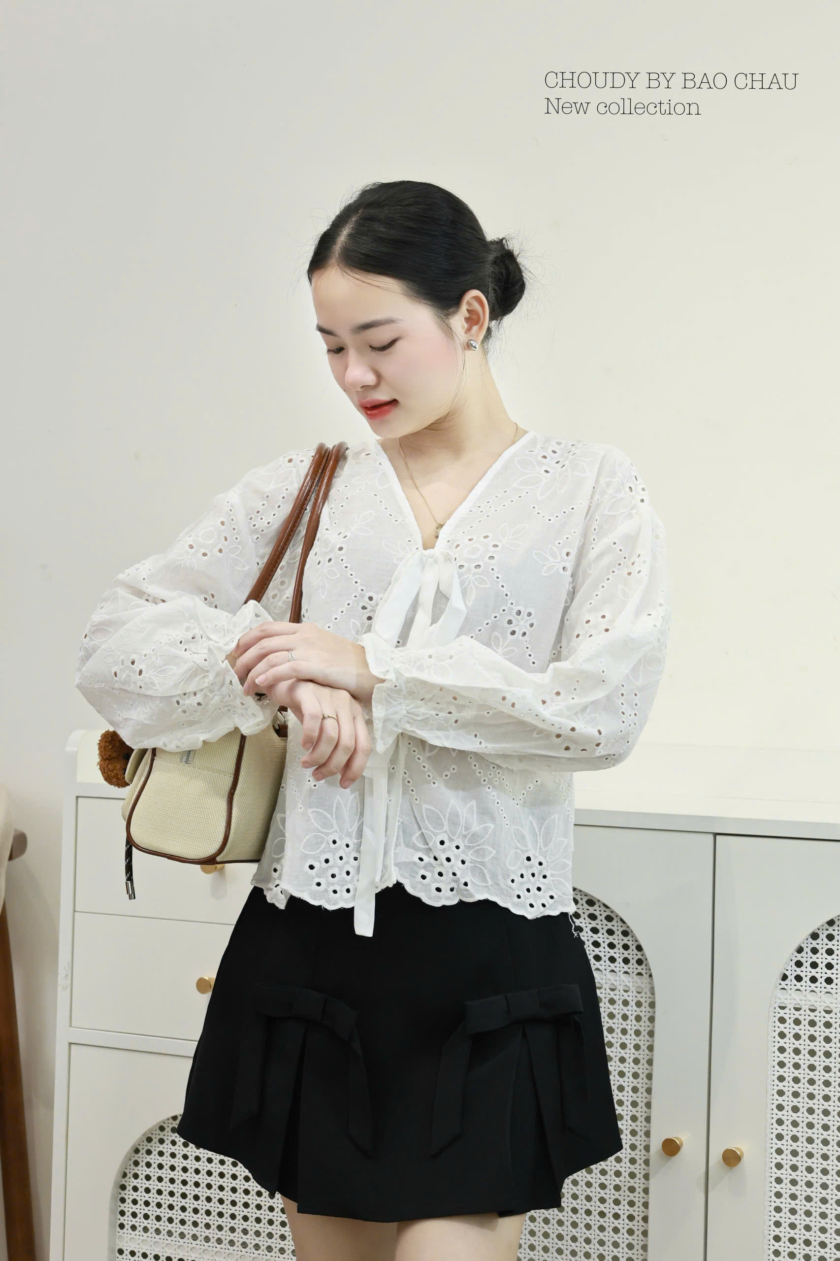 U144 ÁO THẮT NƠ TRẮNG_thumbnail_3