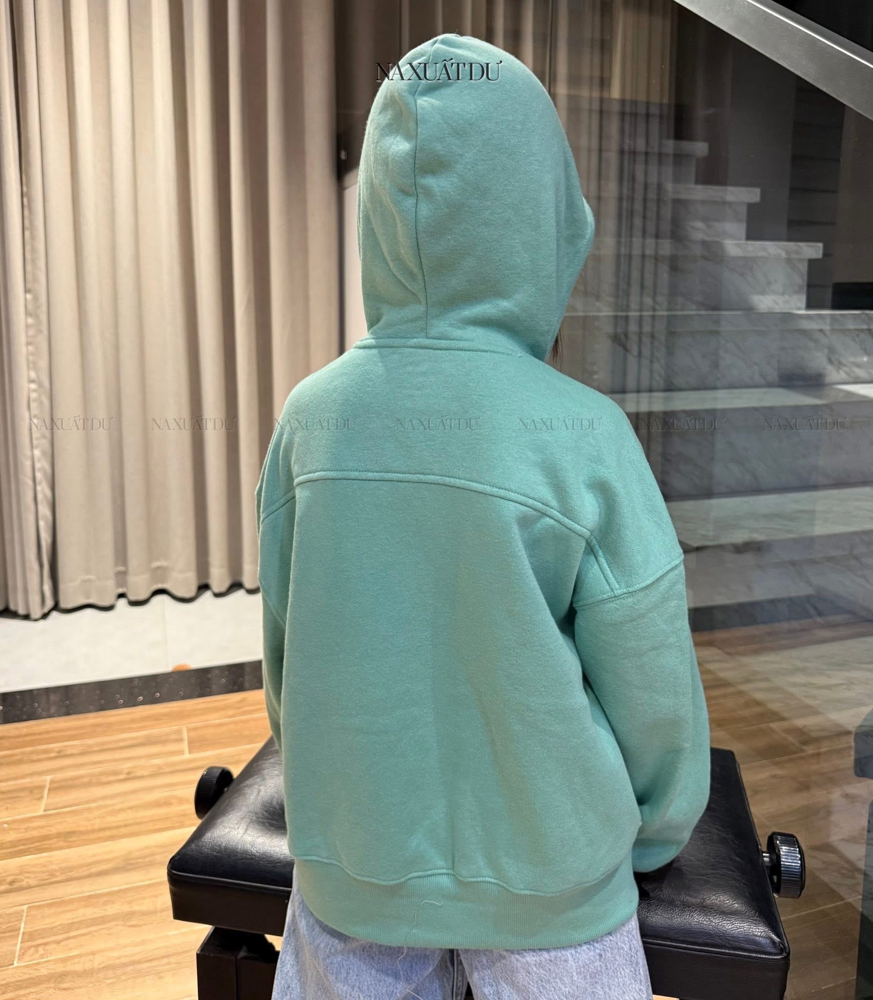 Set 2 áo hoodie 